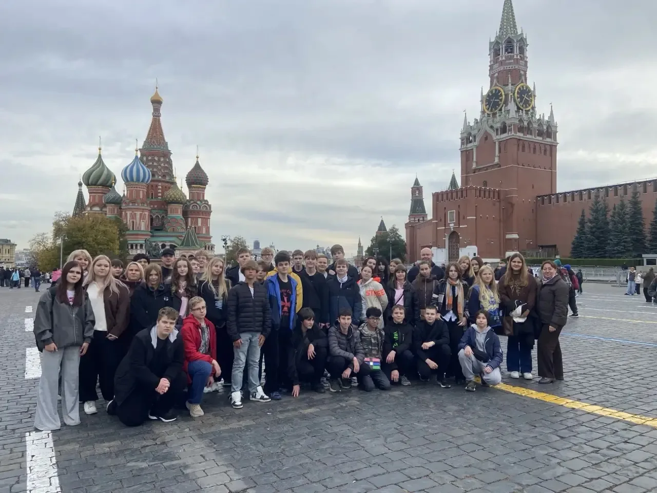 🍁 Большое путешествие восьмиклассников: история, величие Москвы и командный дух!