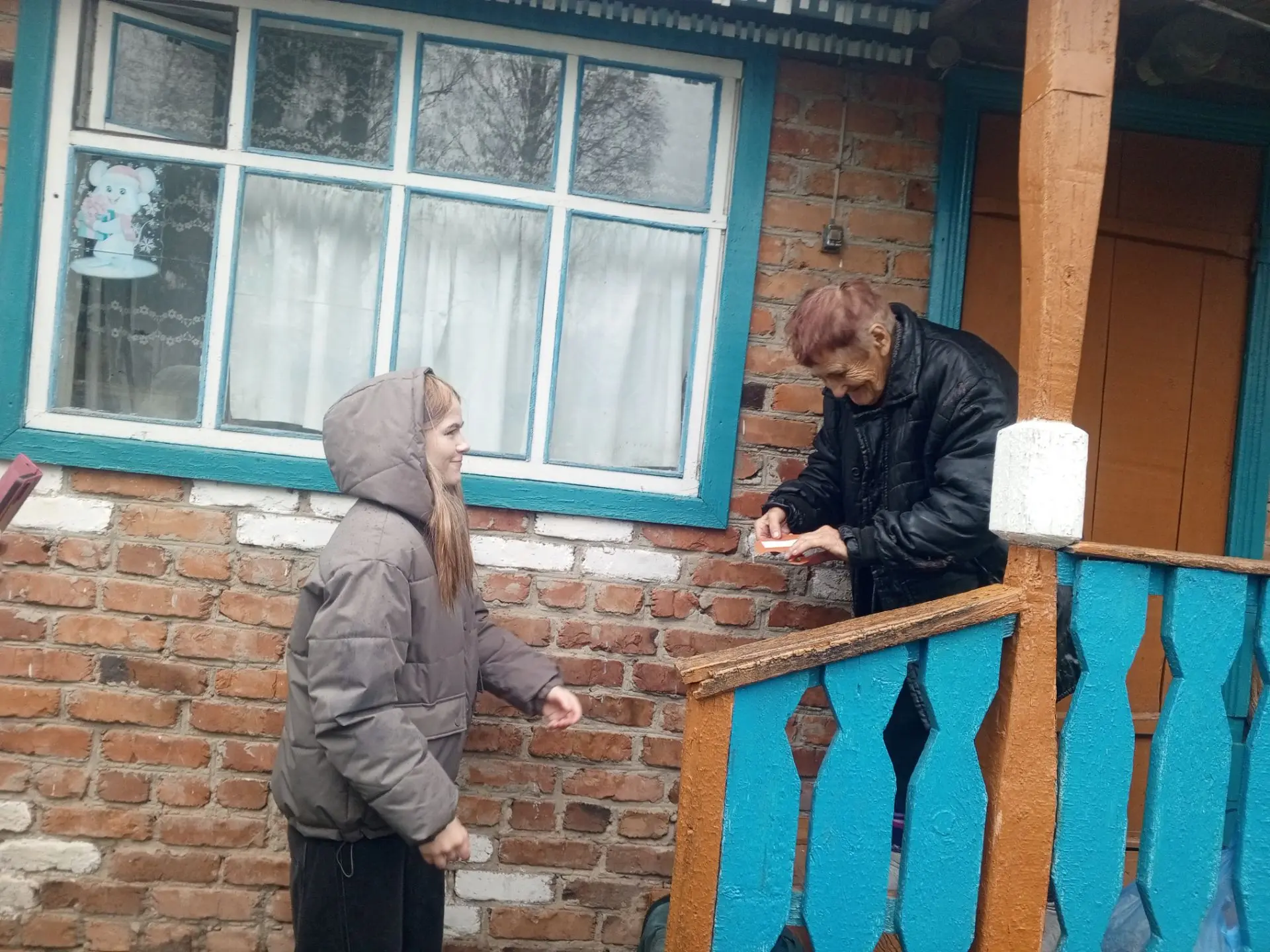 В месячник пожилого человека учащиеся нашей школы совместно с советом ветеранов села  п...