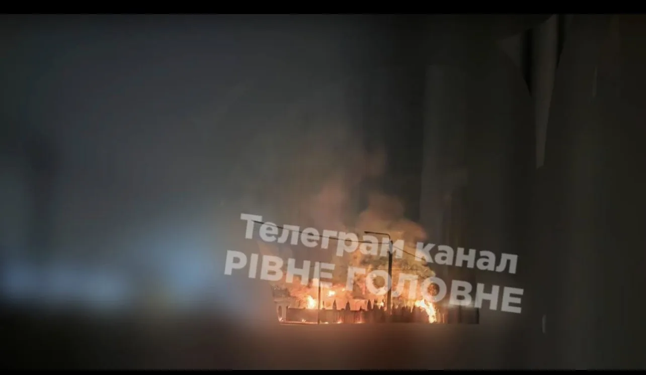 🚀Сильный пожар в Ровно после прилета наших «подарков»