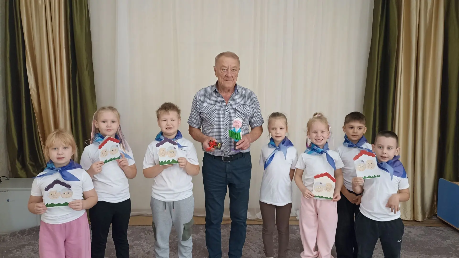 С Днем пожилого человека!