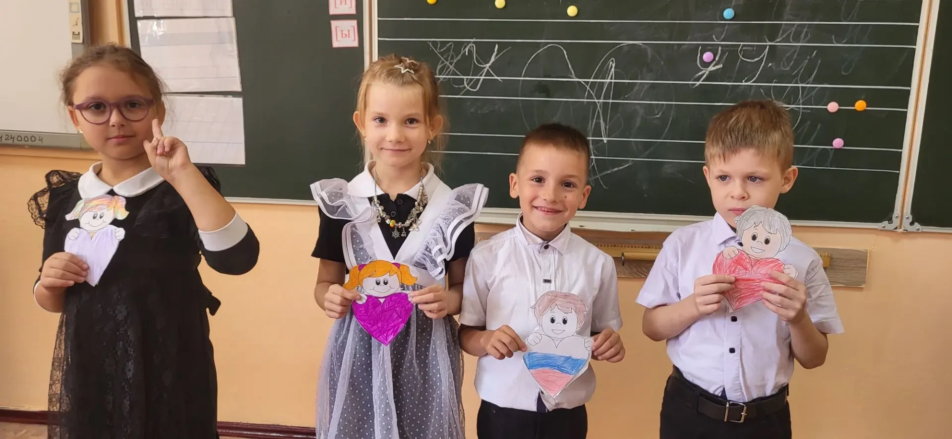 🎨 Мастер-класс ко Дню отца в 1Б и 2А! 💙