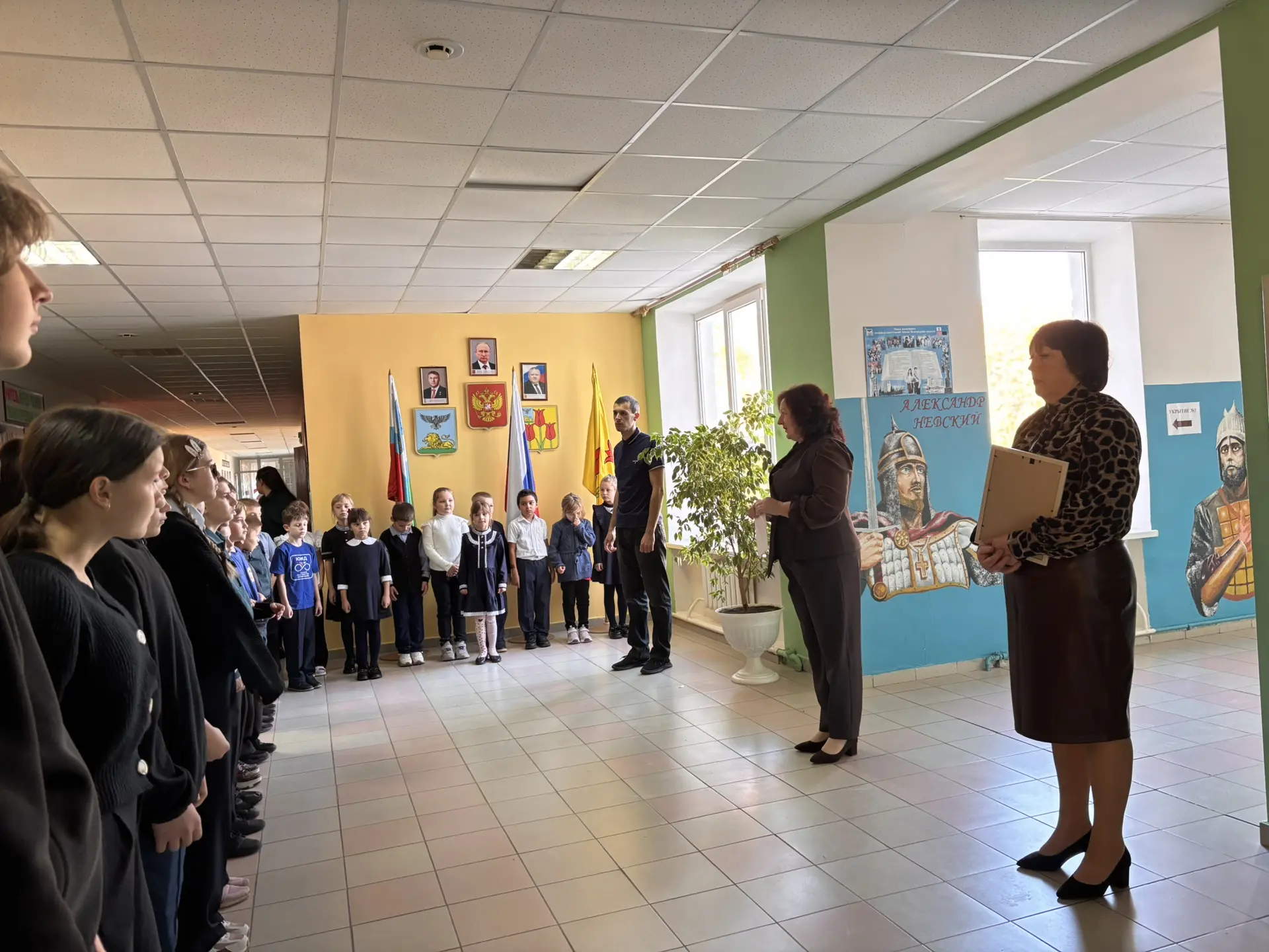 Сегодня прошла торжественная линейка! 🎓