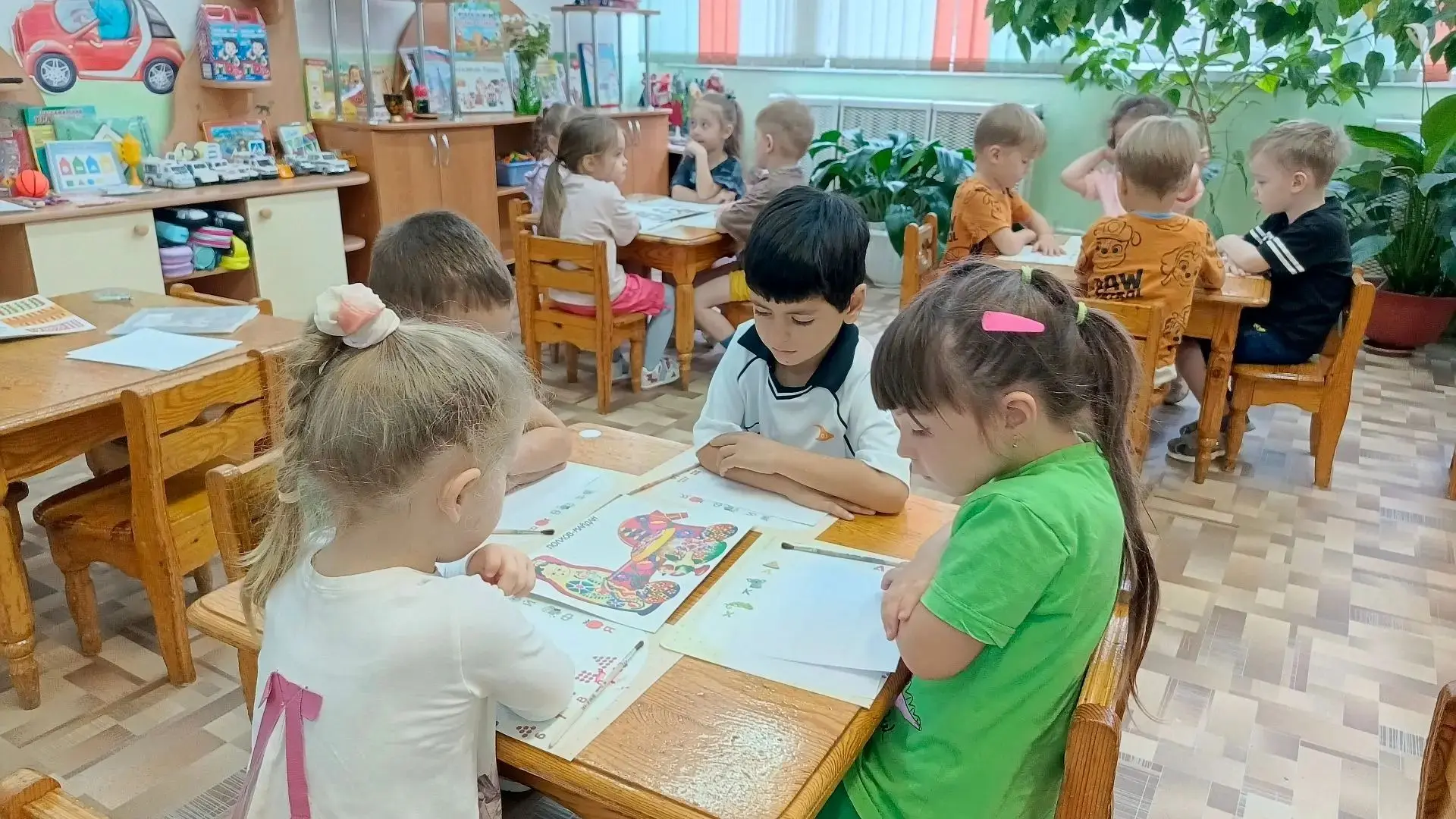 В рамках художественно-эстетического развития 🎨 мы уделиляем особое внимание рисованию...
