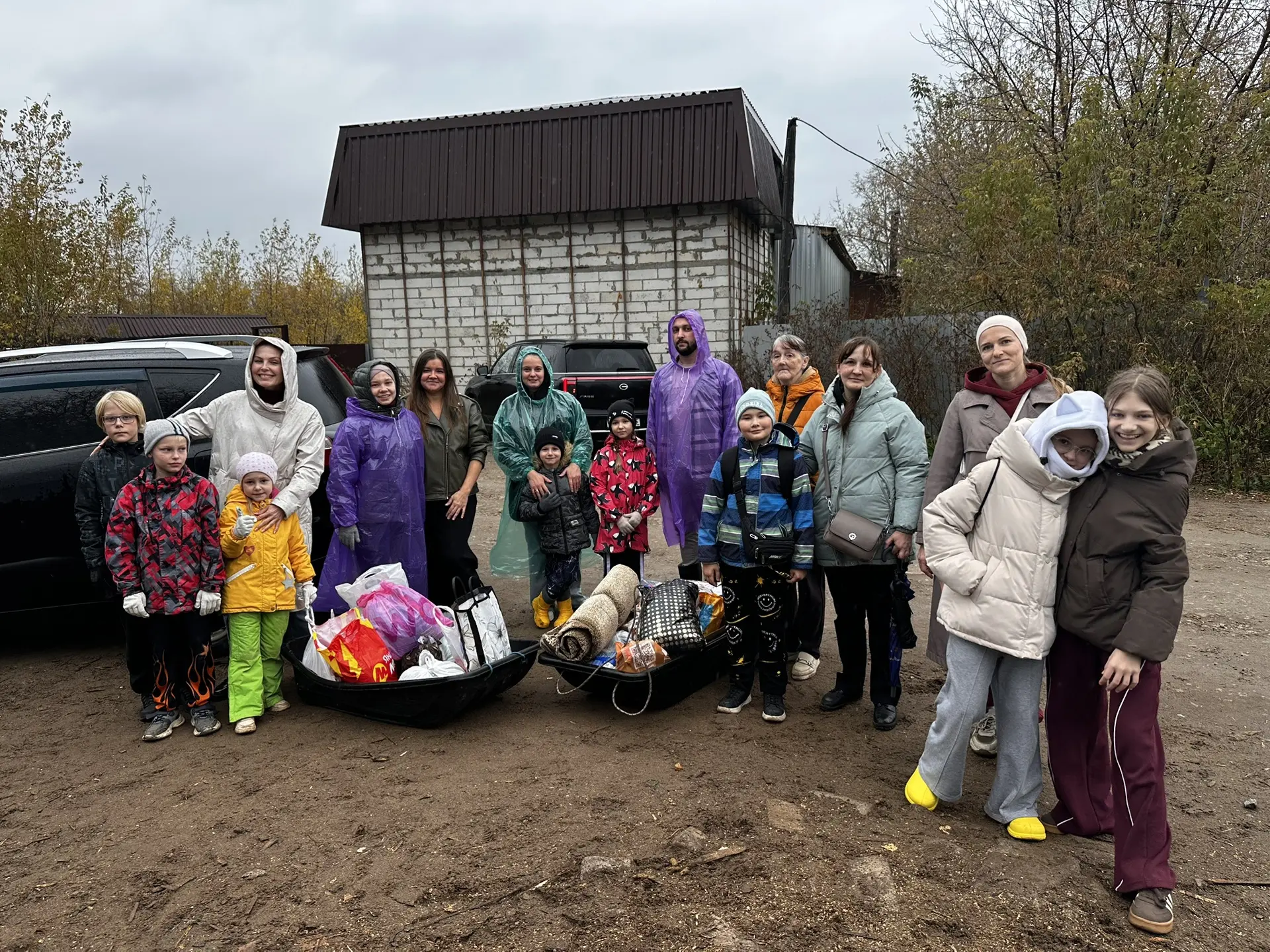 В нашей школе ко Дню защиты животных прошла замечательная акция «Лапа добра». Все объед...