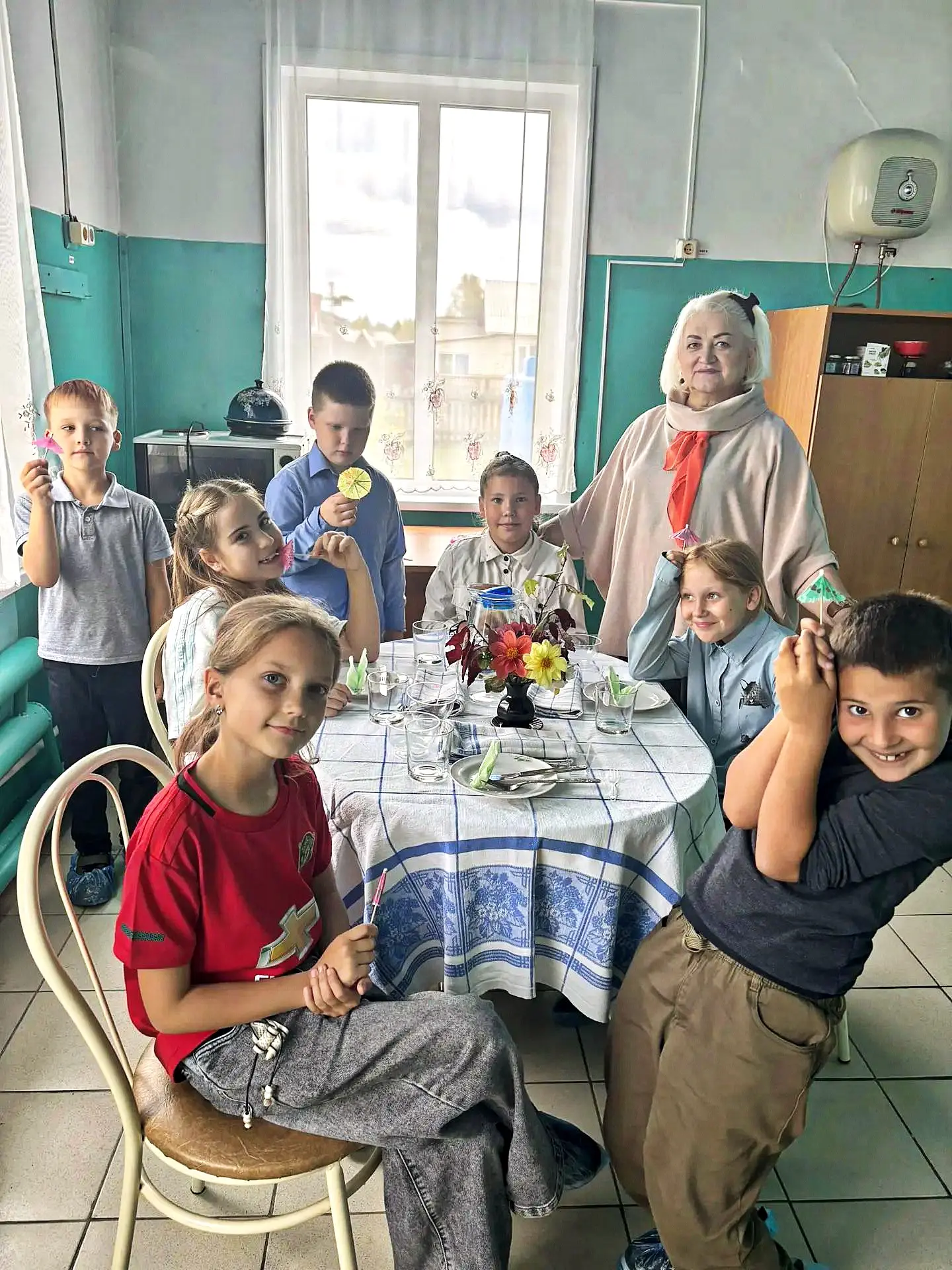 Состоялось  первое занятие кружка "Волшебники на кухне".