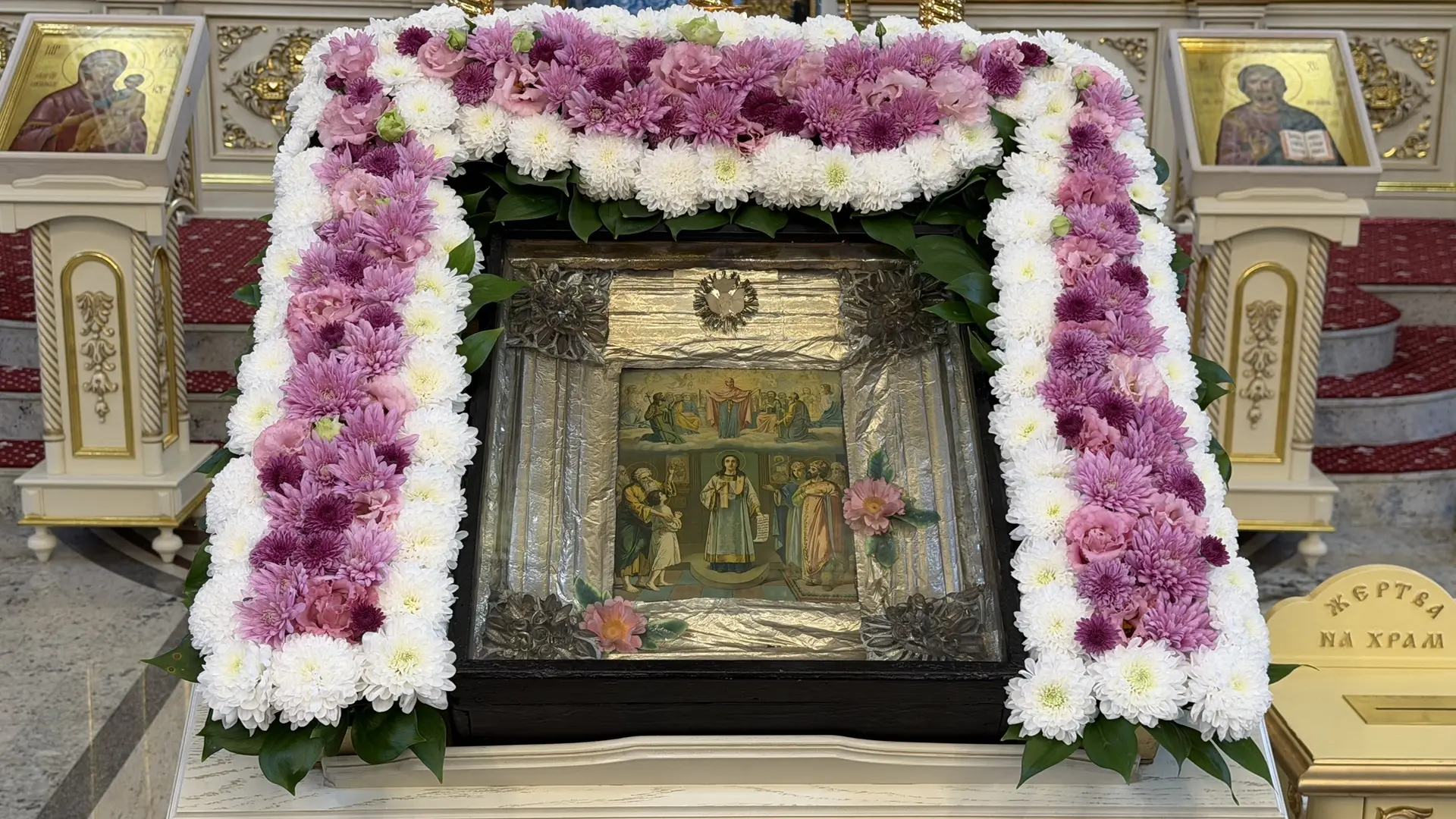 🕊 Праздничная Божественная литургия в храме Рождества Христова