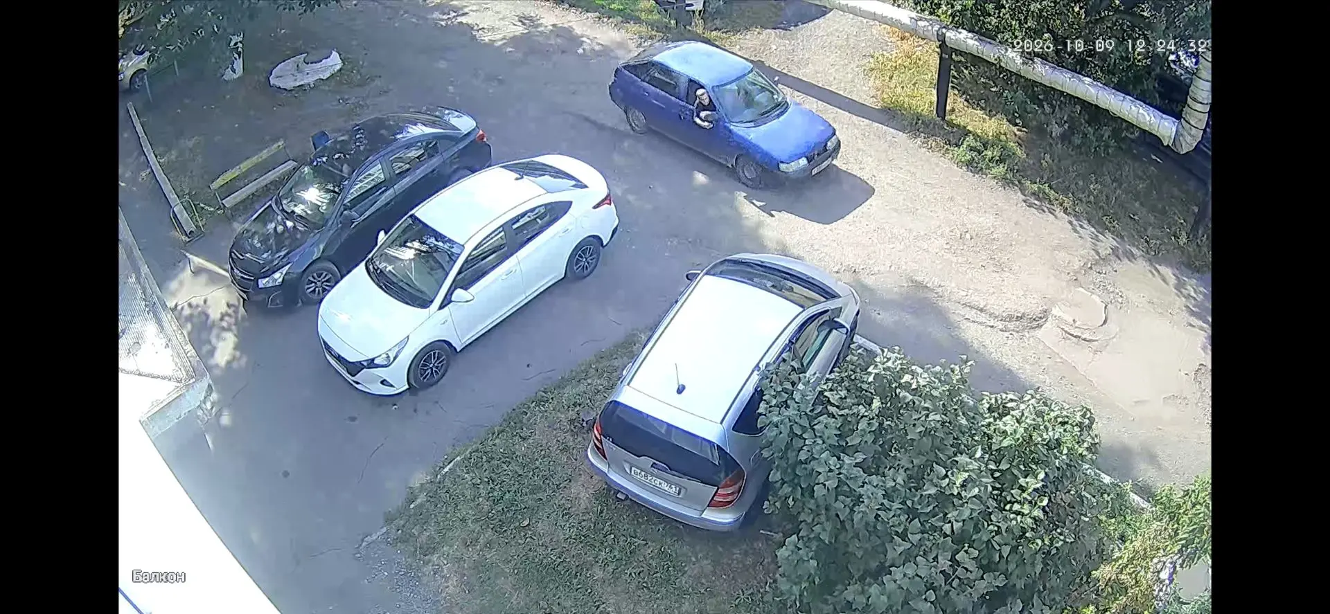 🚘 В квартале Радио неизвестный фотографировал припаркованные автомобили