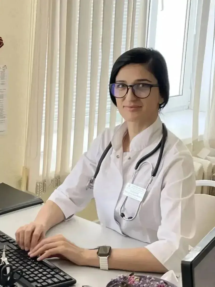 👩‍⚕️ Детский хирург из Югры помогла трем пассажирам за один авиаперелет