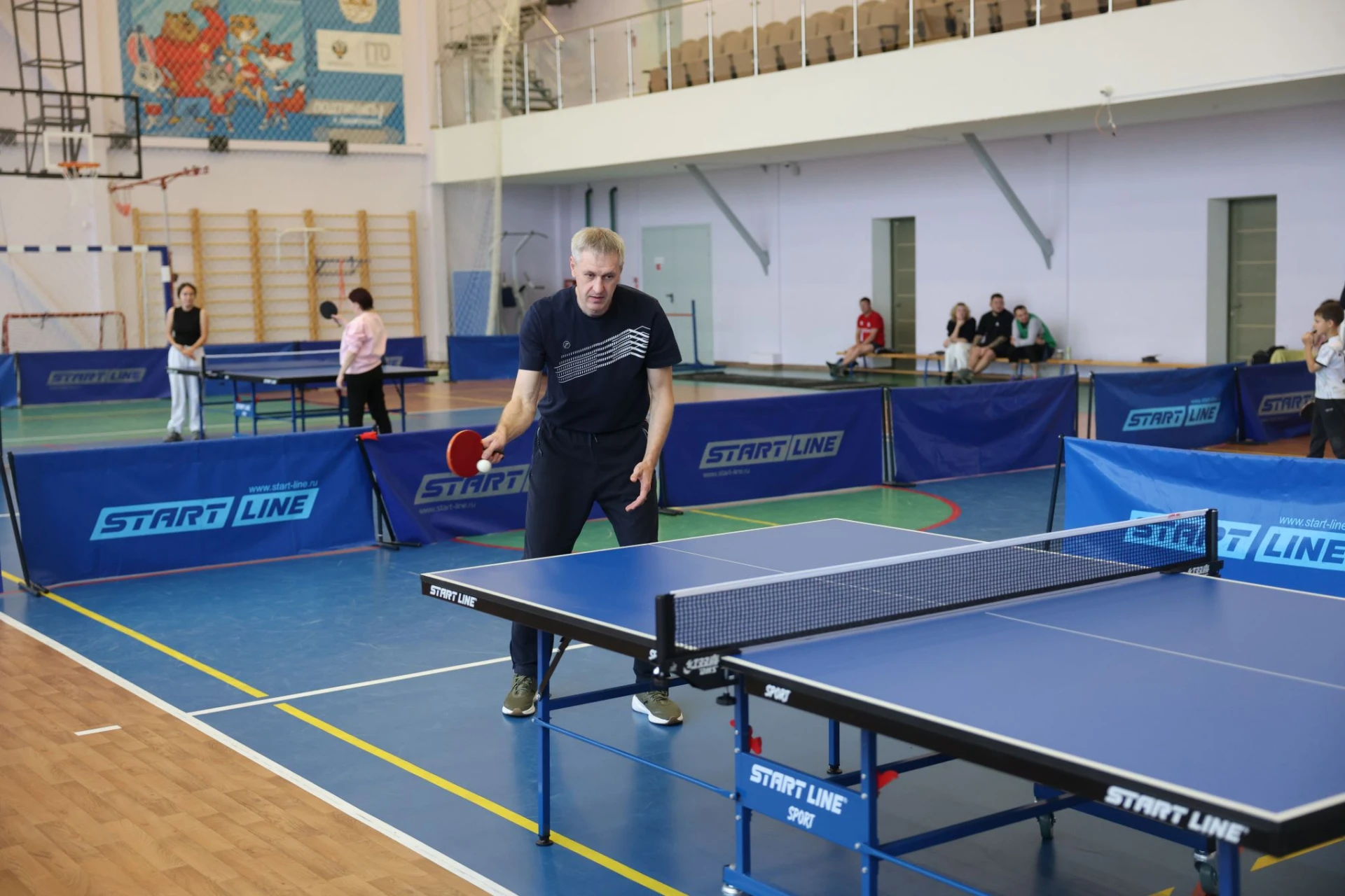 🏓 Серебряные ракетки у педагогов, бронзовые — у медиков: в Красноселькупе определили л...