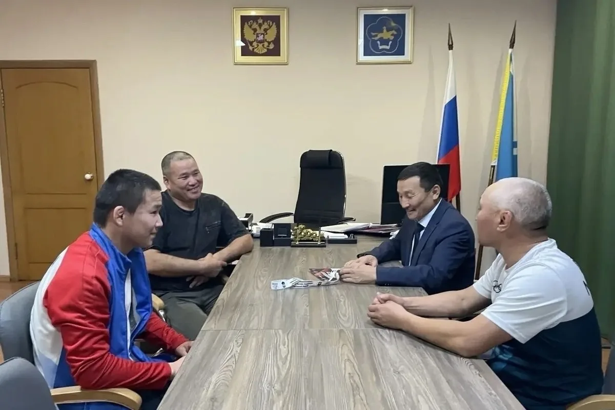 Чемпион встретился с министром