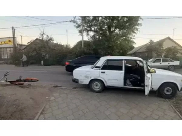 ⚡️ В Ростовской области 8-летний мальчик на велосипеде попал под колёса автомобиля