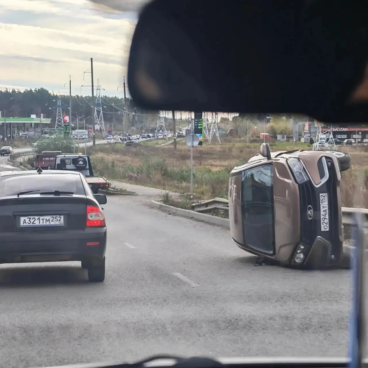 🚗В Арзамасе на улице 9 Мая автомобиль перевернулся на бок