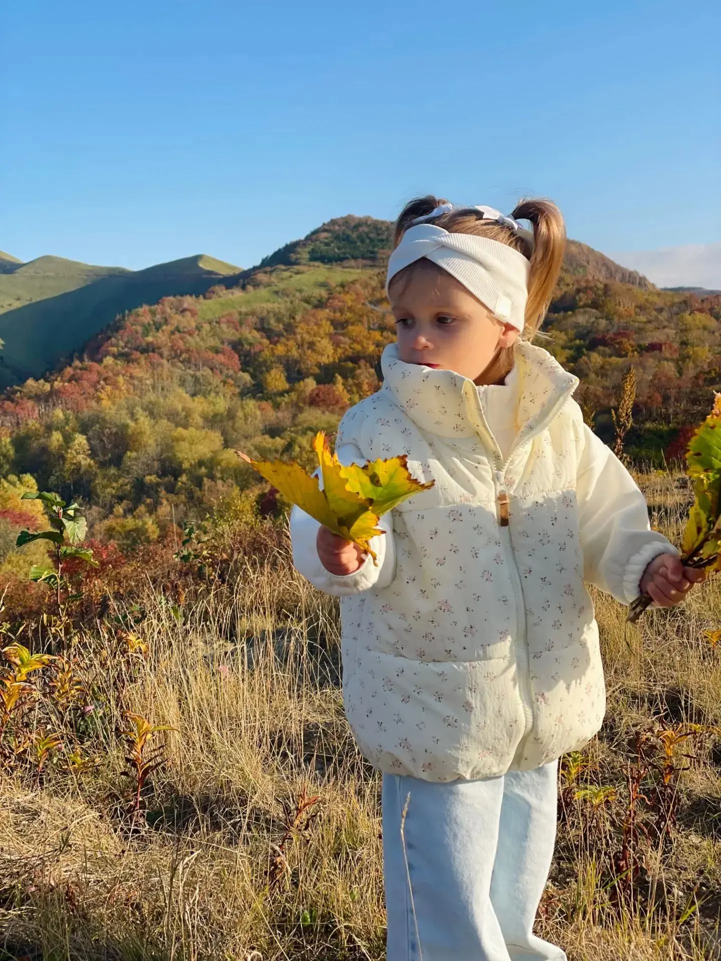 Ой, ой, ой!!! 🍁🍂 У нас чуть не потерялся участник флешмоба «Листопад в ладошках»! 😱🧡