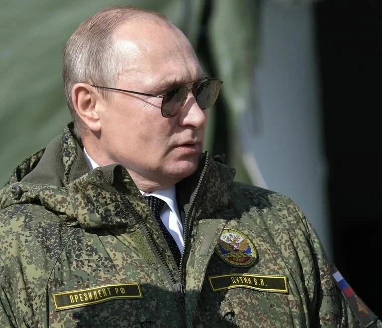 ⚡️ У Владимира Путина сегодня день рождения - президенту исполнилось 74 года