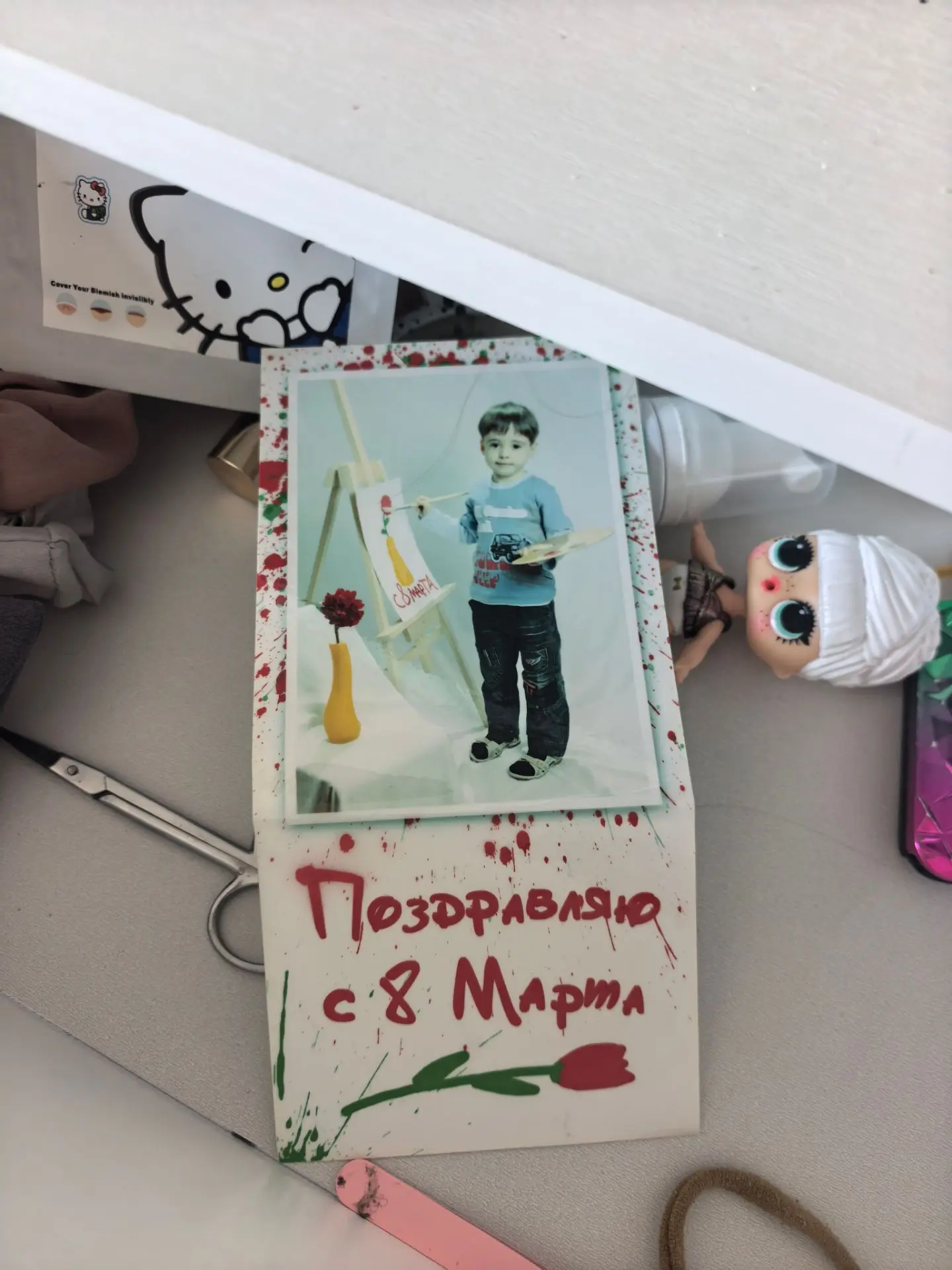 🖼️ У Лерочки в столе фото старшего брата.