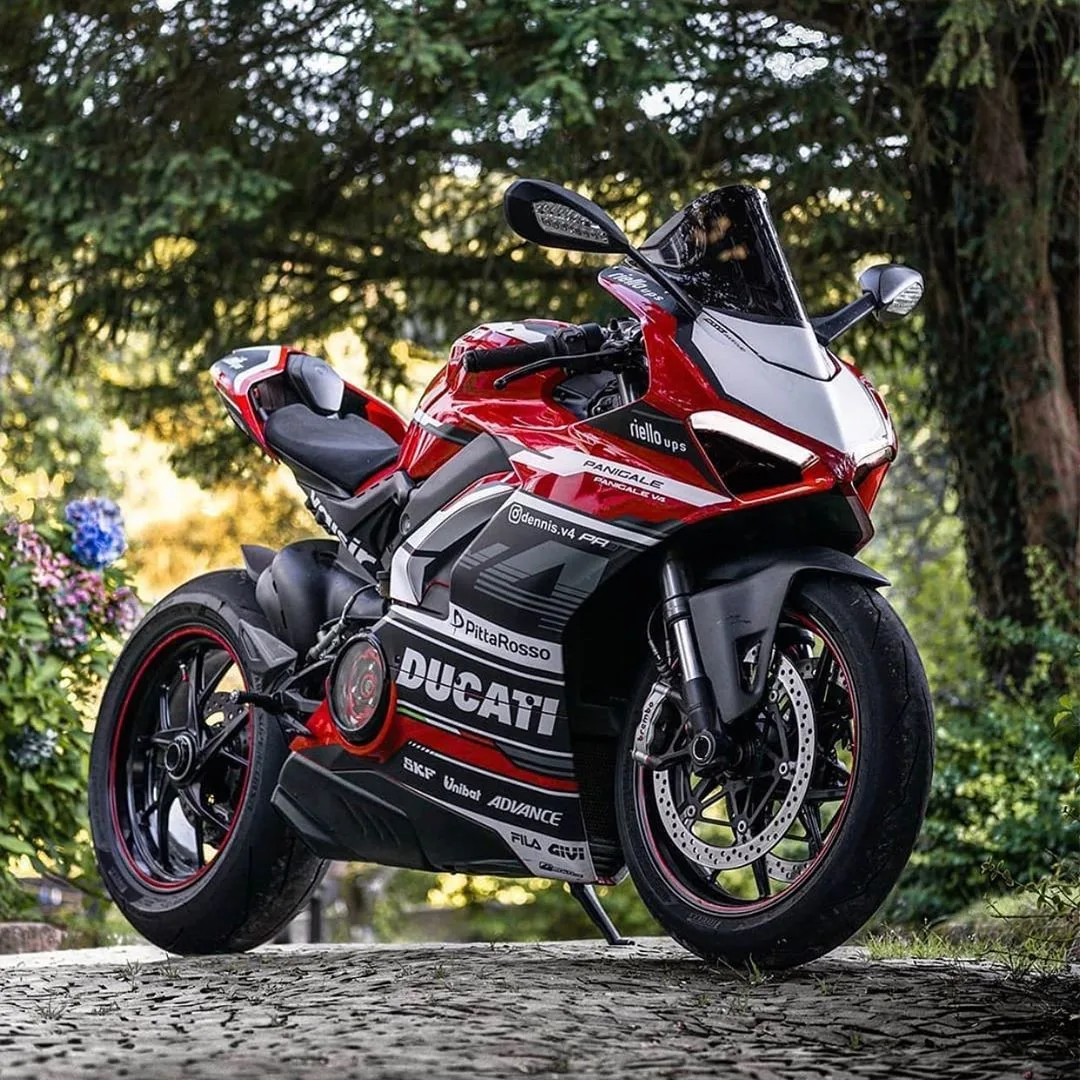 Ducati Panigale V4 — чистая скорость и агрессия на дороге 🔥🏍️
