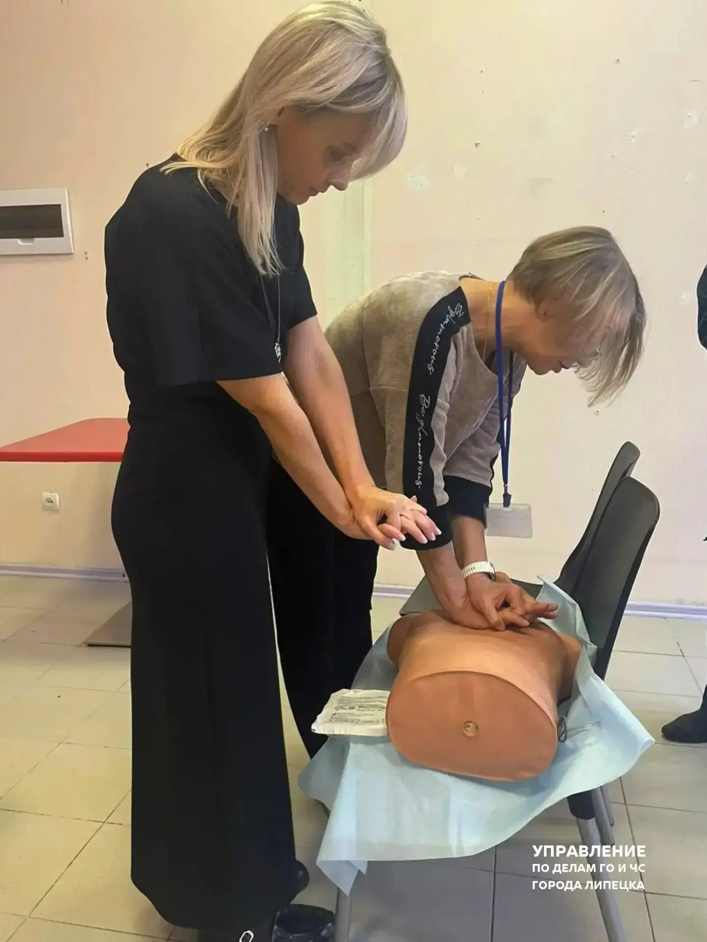 В торговых центрах Липецка посетителям предлагают потренироваться в оказании первой пом...