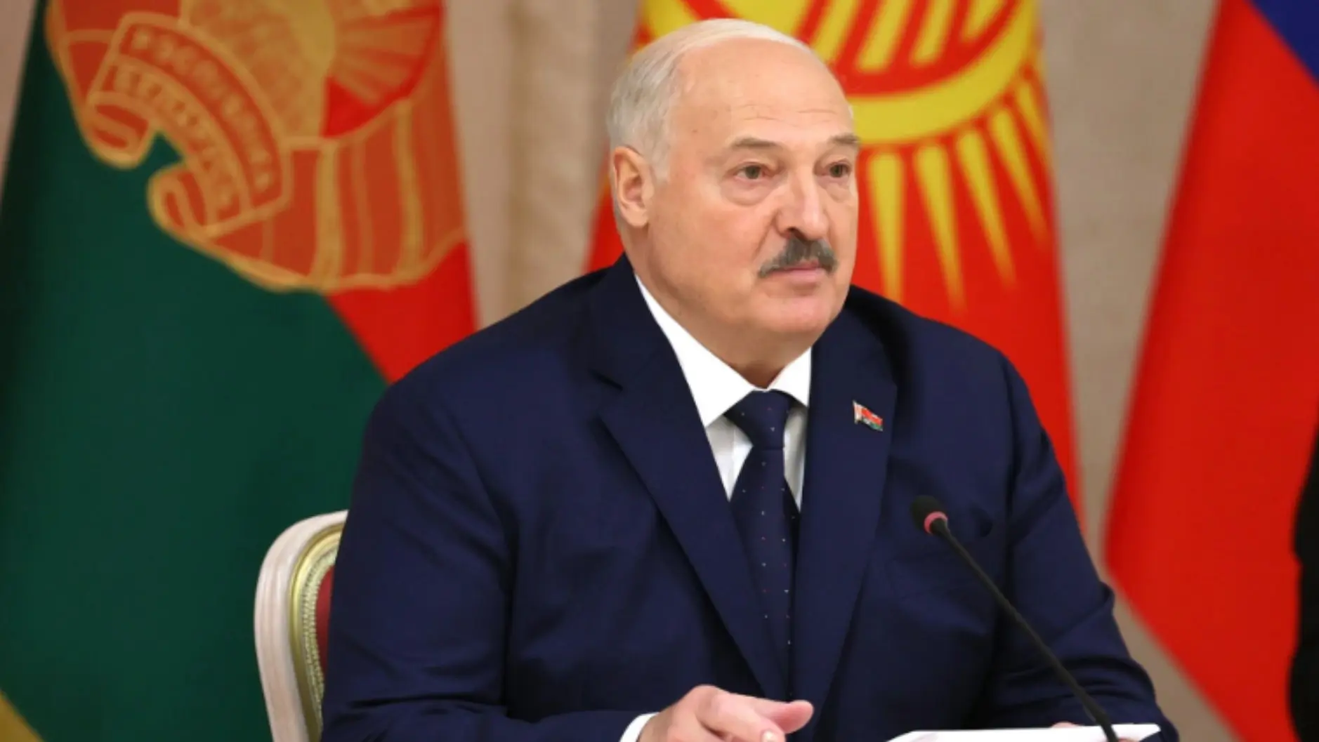 Лукашенко: мы готовимся к войне, чтобы её избежать