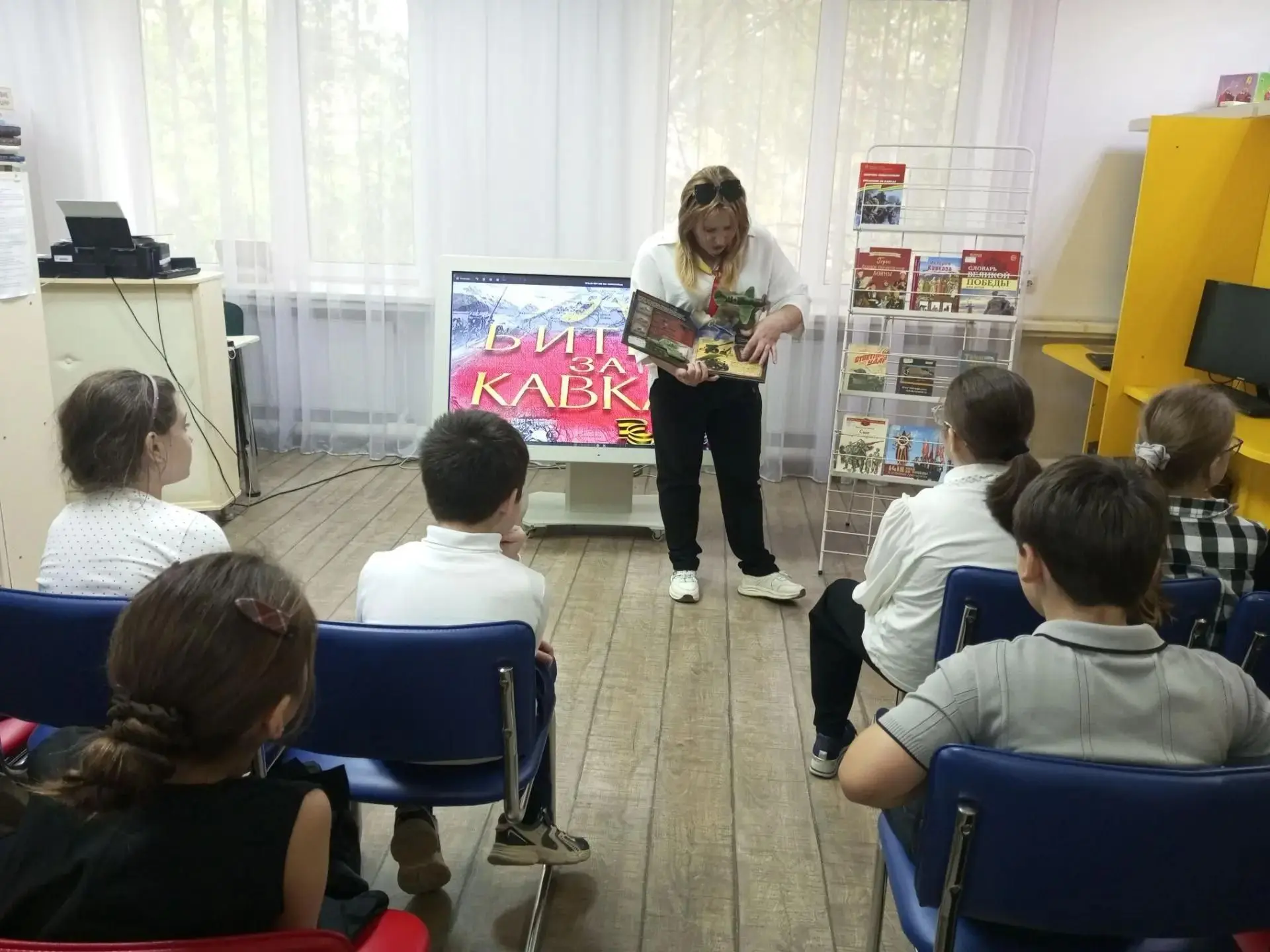 9 октября в Детской библиотеке развернулась панорама событий «По дорогам, где шли бои»,...