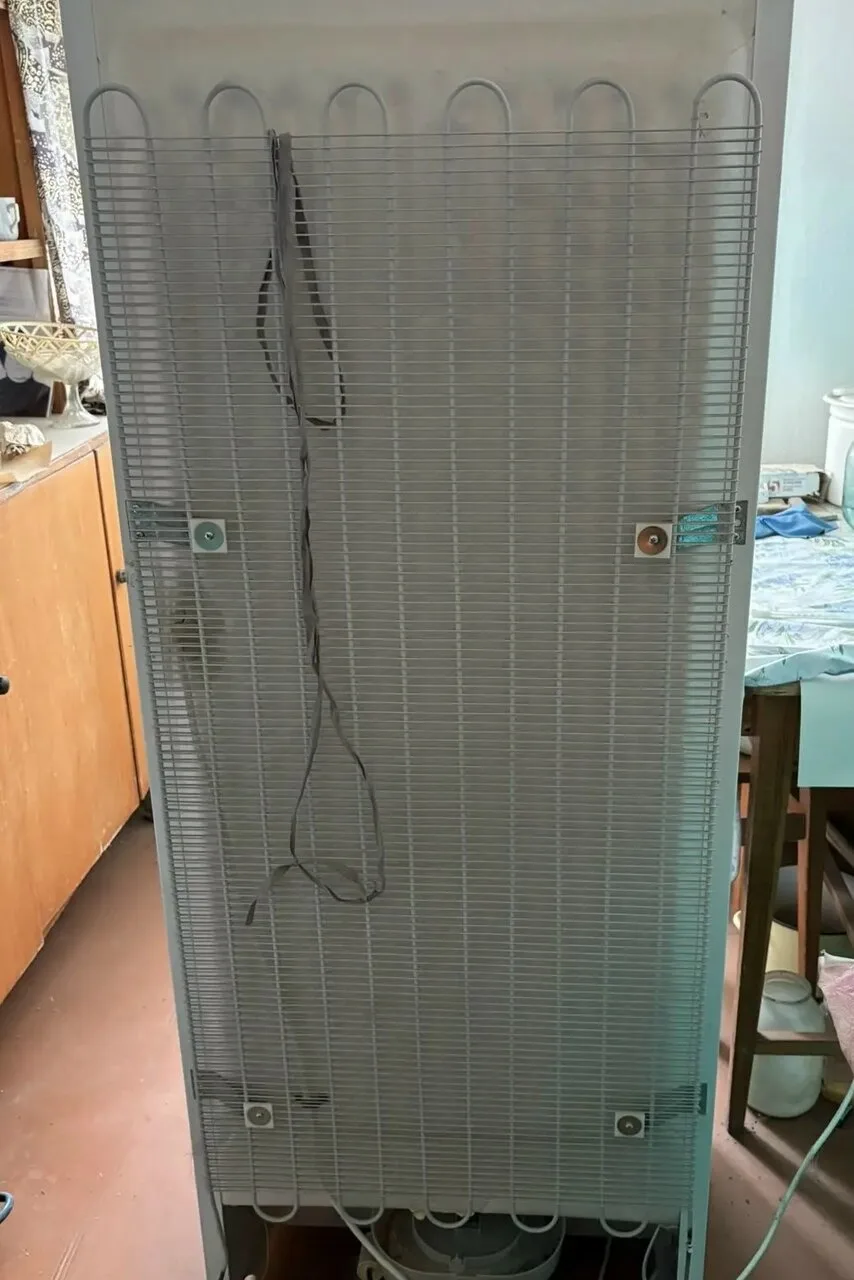 Продам холодильник Swizer DFR 205 - WSP, 278 л, морозильная камера 68 л, Донской, 11000,00