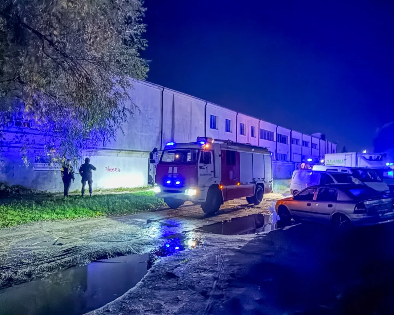 ‼️Очевидцы сообщают о большом количестве пожарных машин возле ТЦ «Гиант»