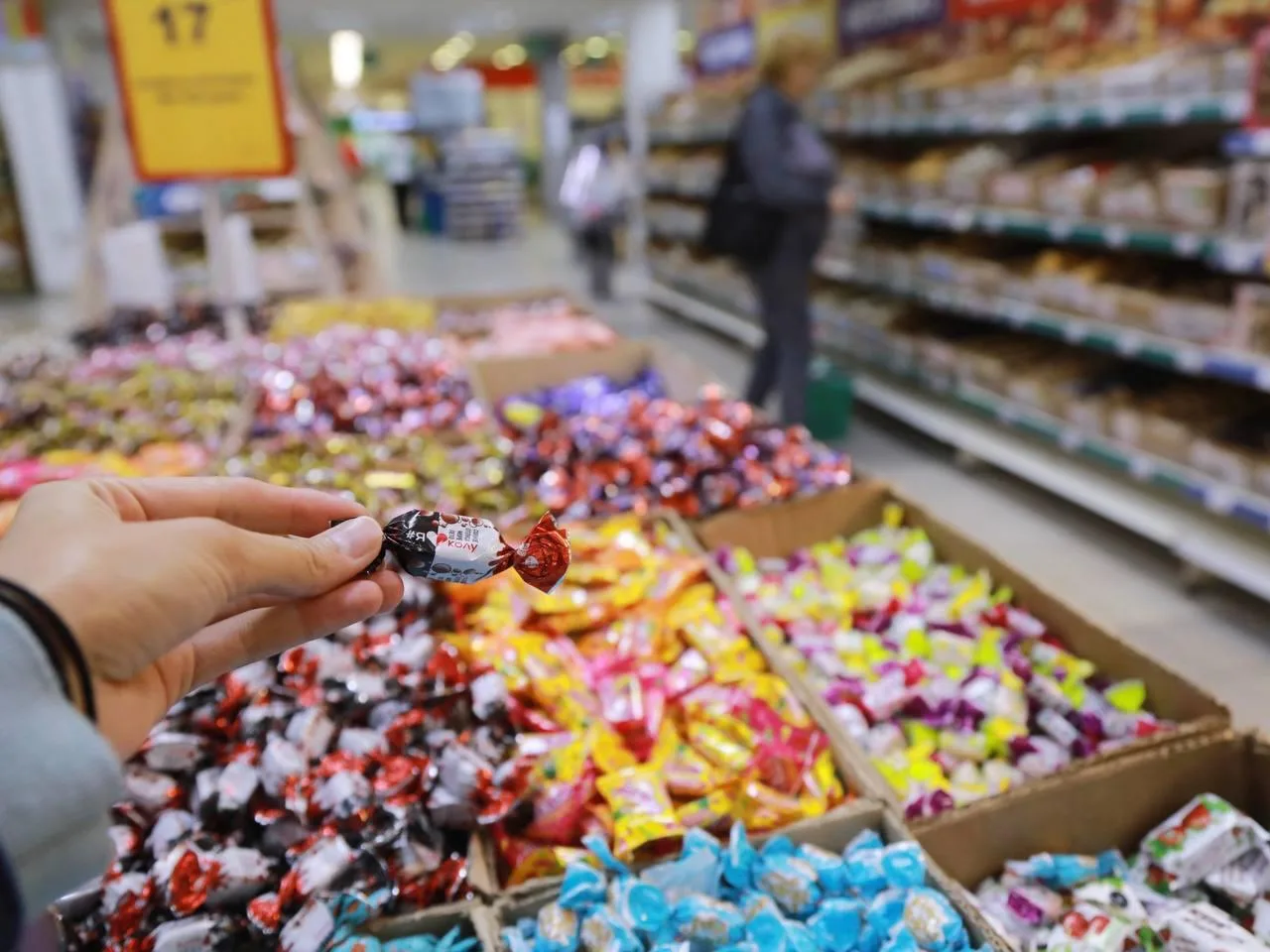 🍬 Сладости в России могут значительно подорожать после введения новых налогов.