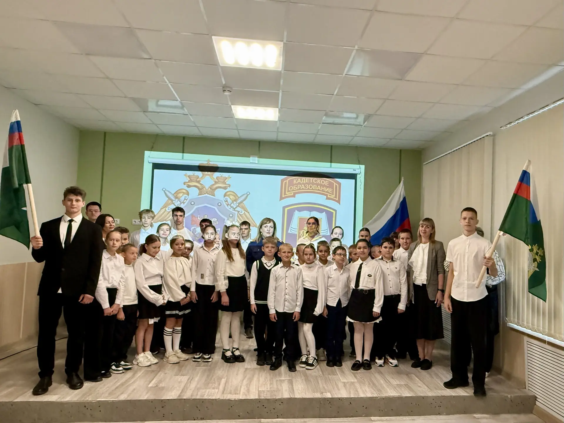 Офицер СК России приняла участие в торжественной церемонии открытия профильных кадетски...