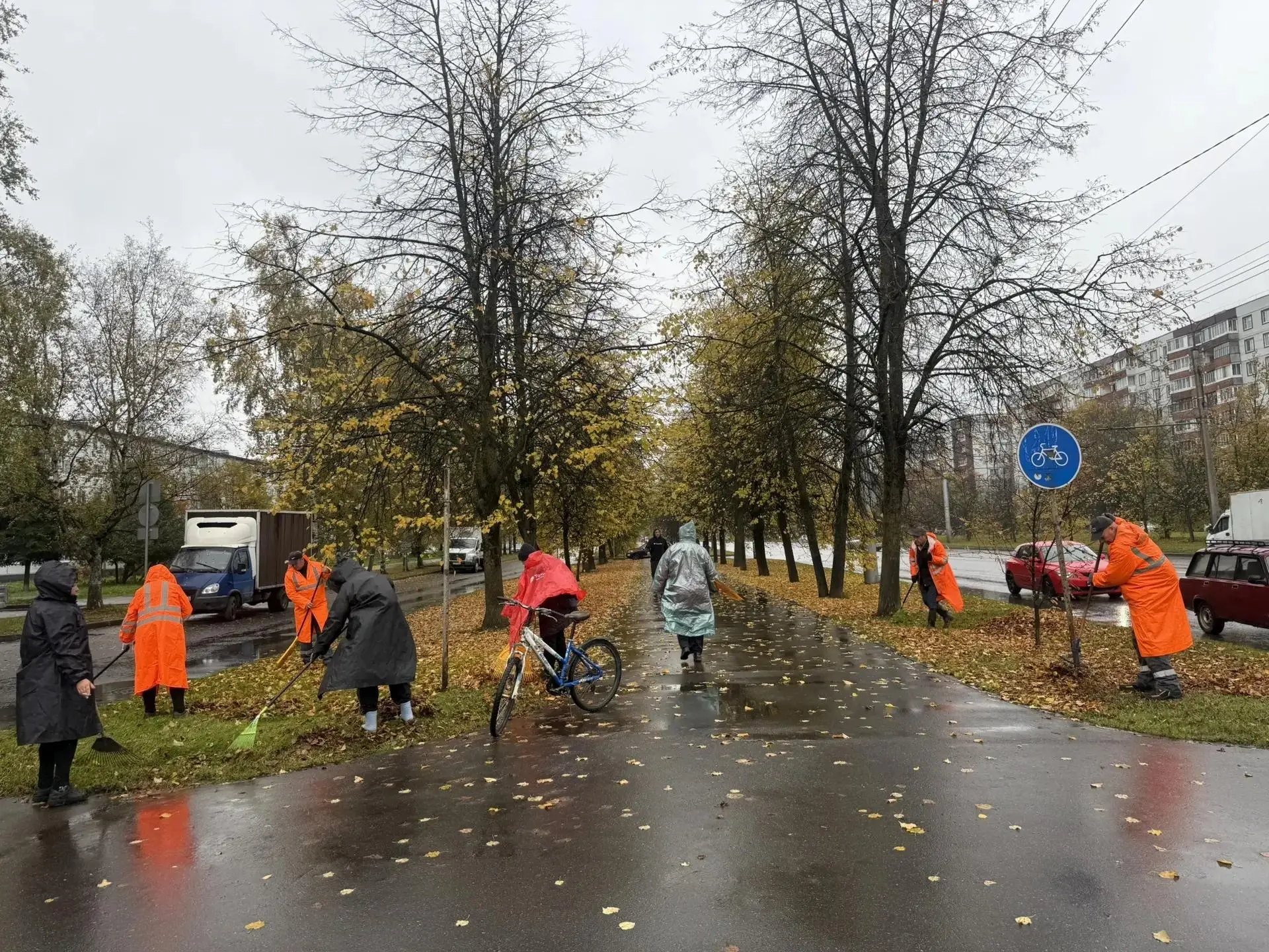 Новгородцев просят поддержать коммунальщиков в борьбе за порядок