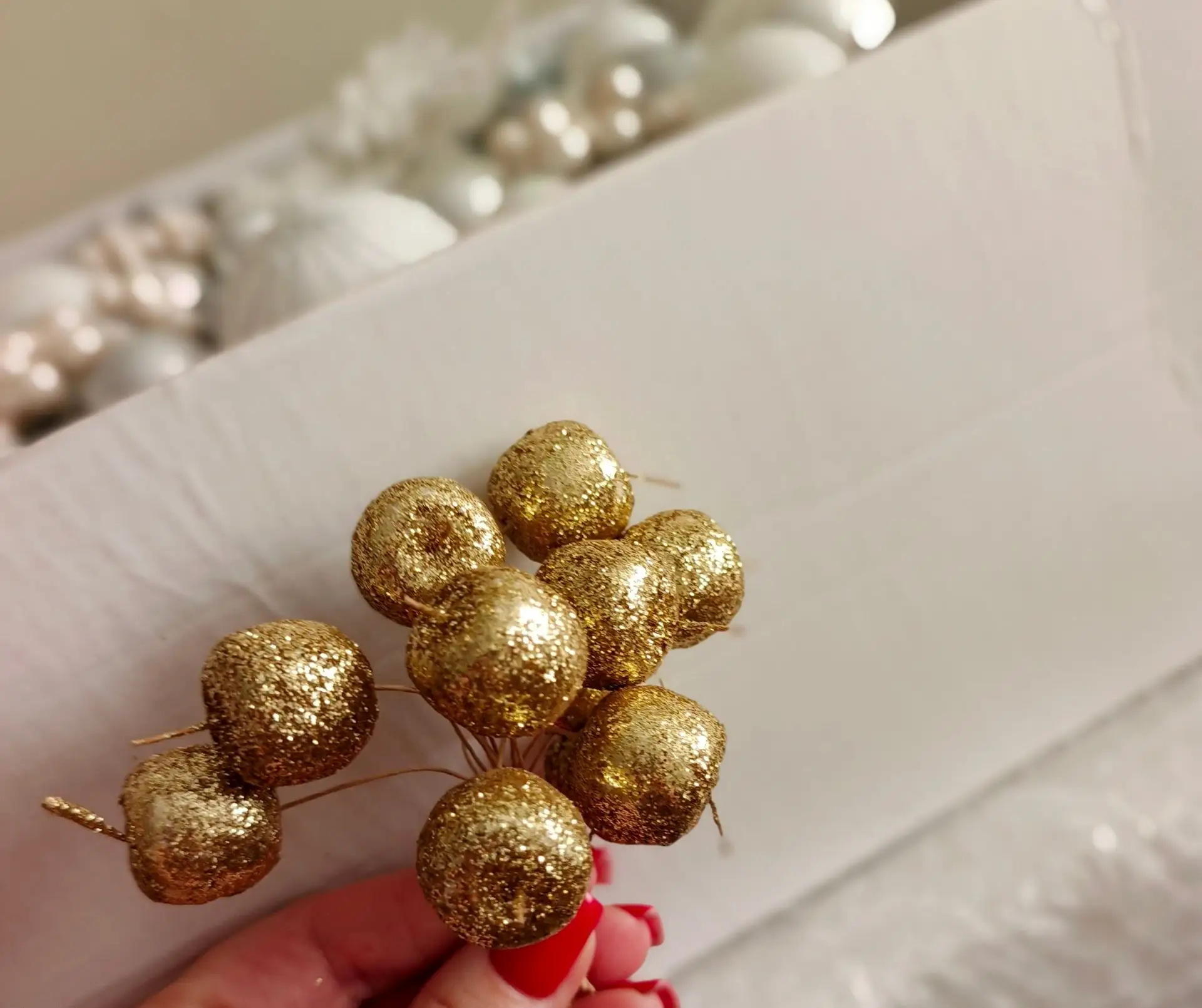 Всем привет🥰 собираю заказы🙏в наличии декоративные яблочки золотые и серебряные , диа...