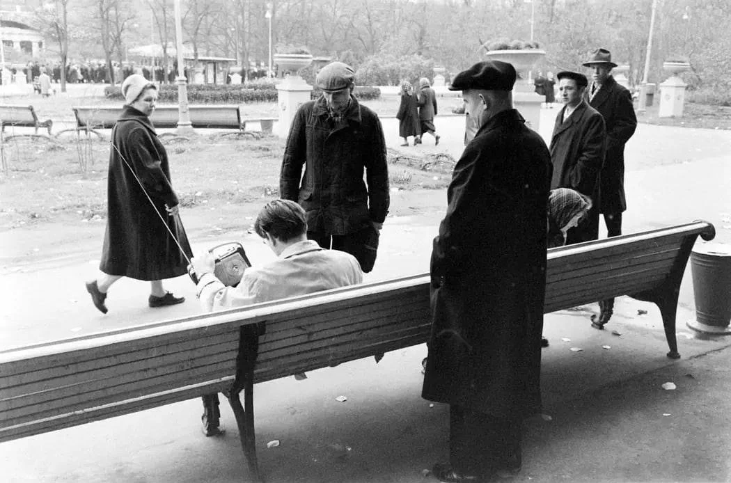 🕰 ОБРАТНЫЙ ОТСЧЕТ: до радио с ИИ и умными колонками оставалось 65 лет
