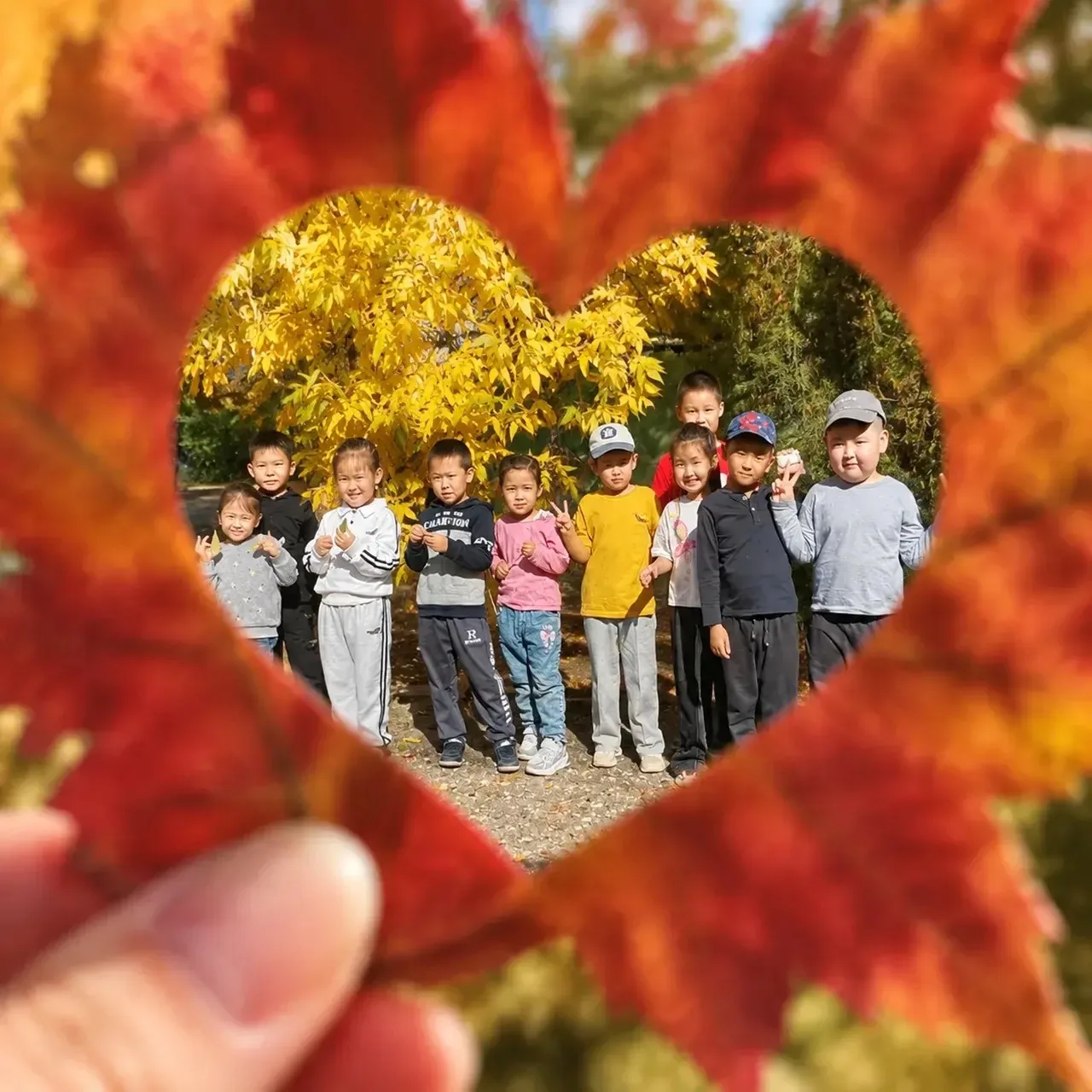🍂 Осенняя прогулка — это всегда маленькое приключение! 💛