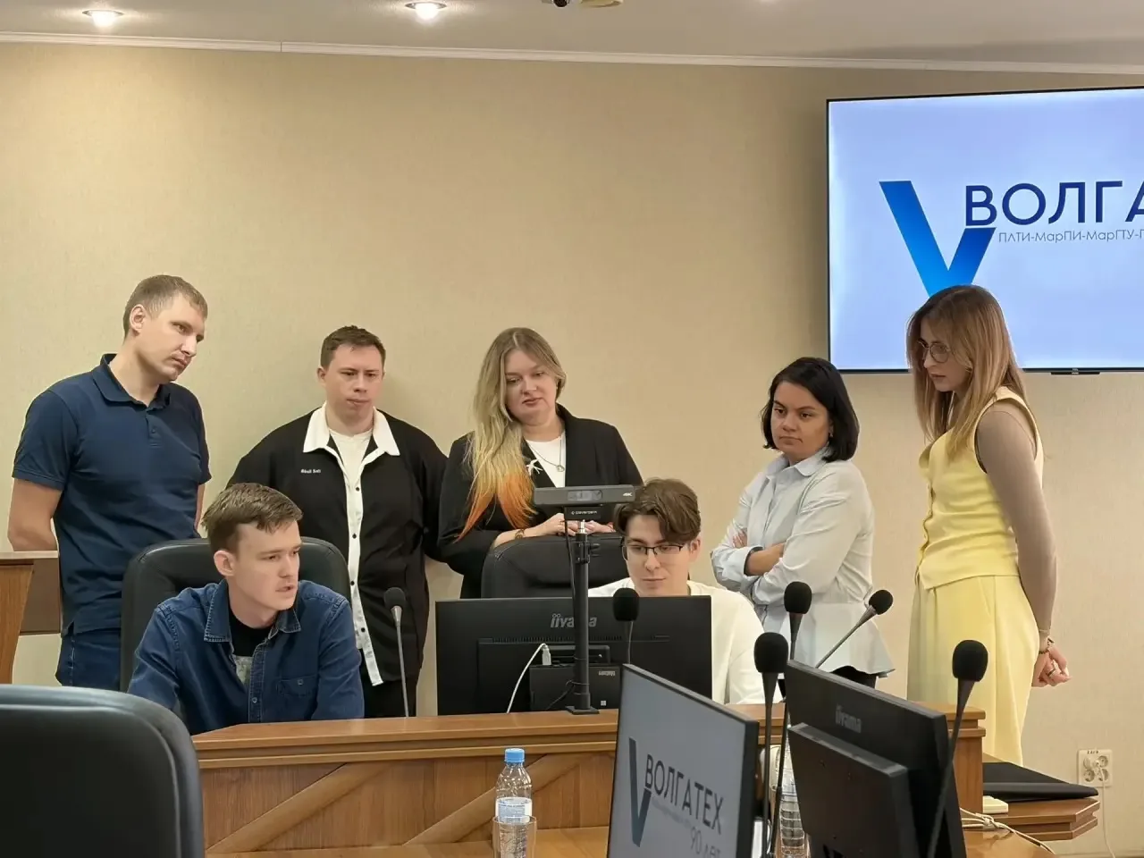 🔥Эксперты смотря заготовки участников акселерационной программы