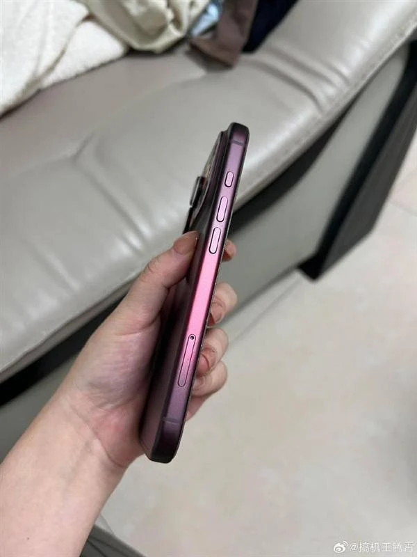 Опять двадцать пять: покупатели iPhone 18 Pro жалуются на выцветание корпуса