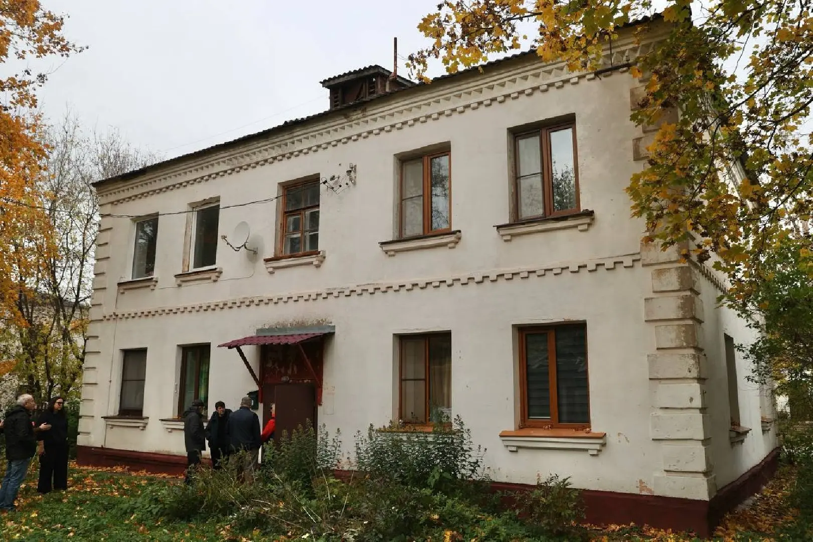 В доме номер 10 на Советской улице в Волоколамске завершили текущий ремонт. Здесь обнов...