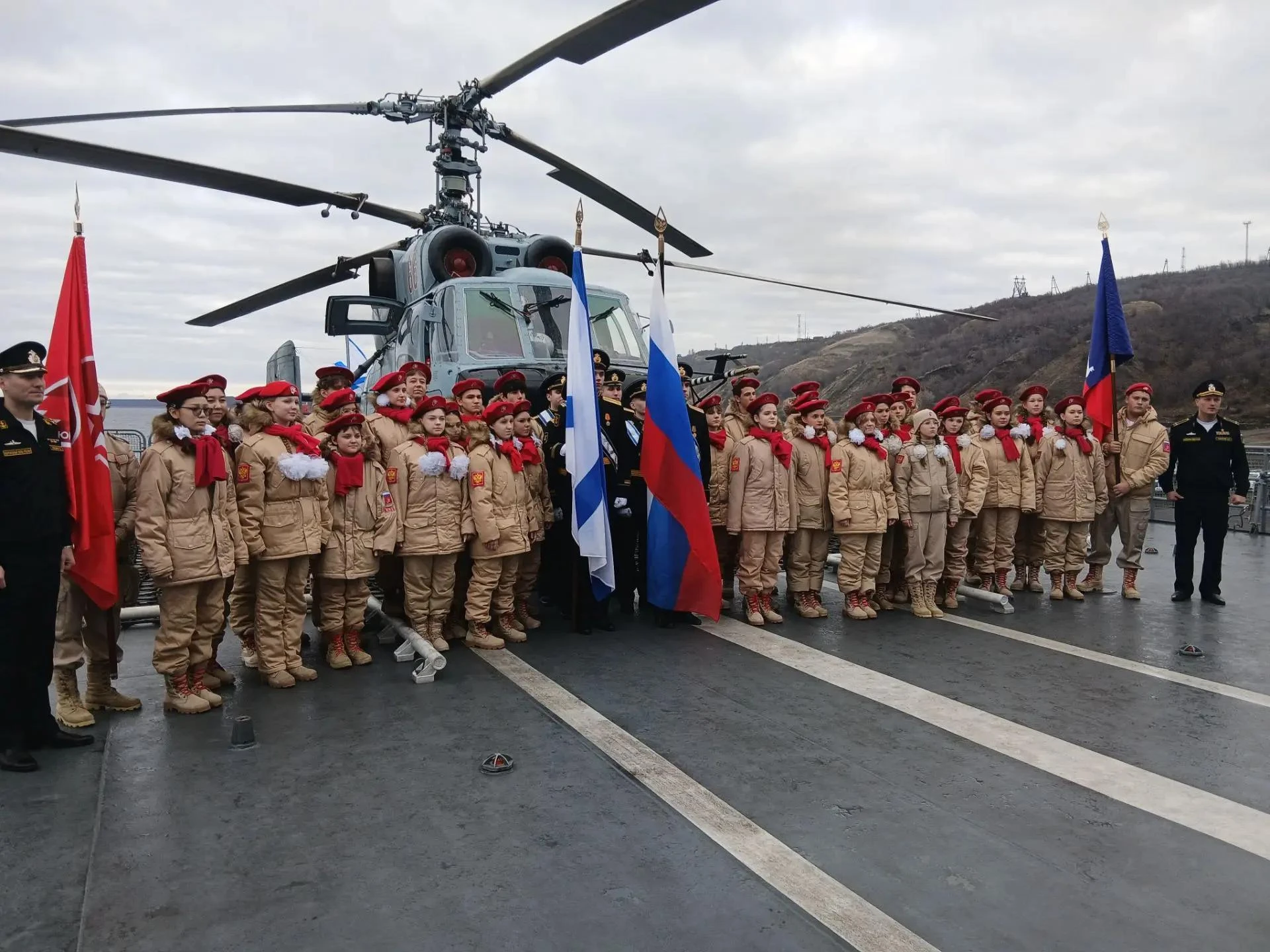 ⚓ Морская романтика и воинская честь: Торжественное посвящение в «Юнармию» на борту кор...