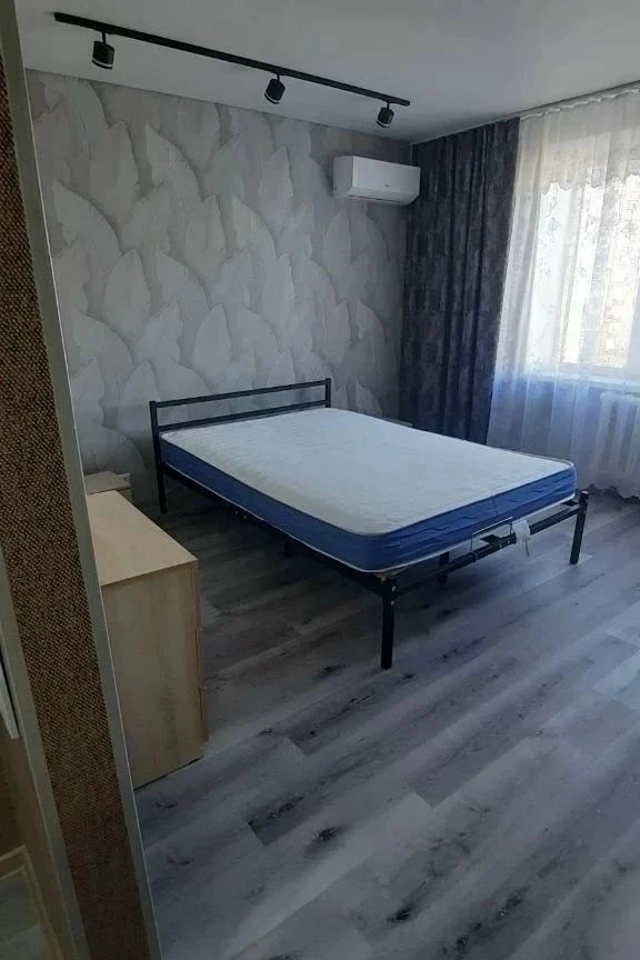 Освободилась 1 комн квартира на кв. Заречный 18. Кольцо Мирного за Спаром. Натяжные пот...