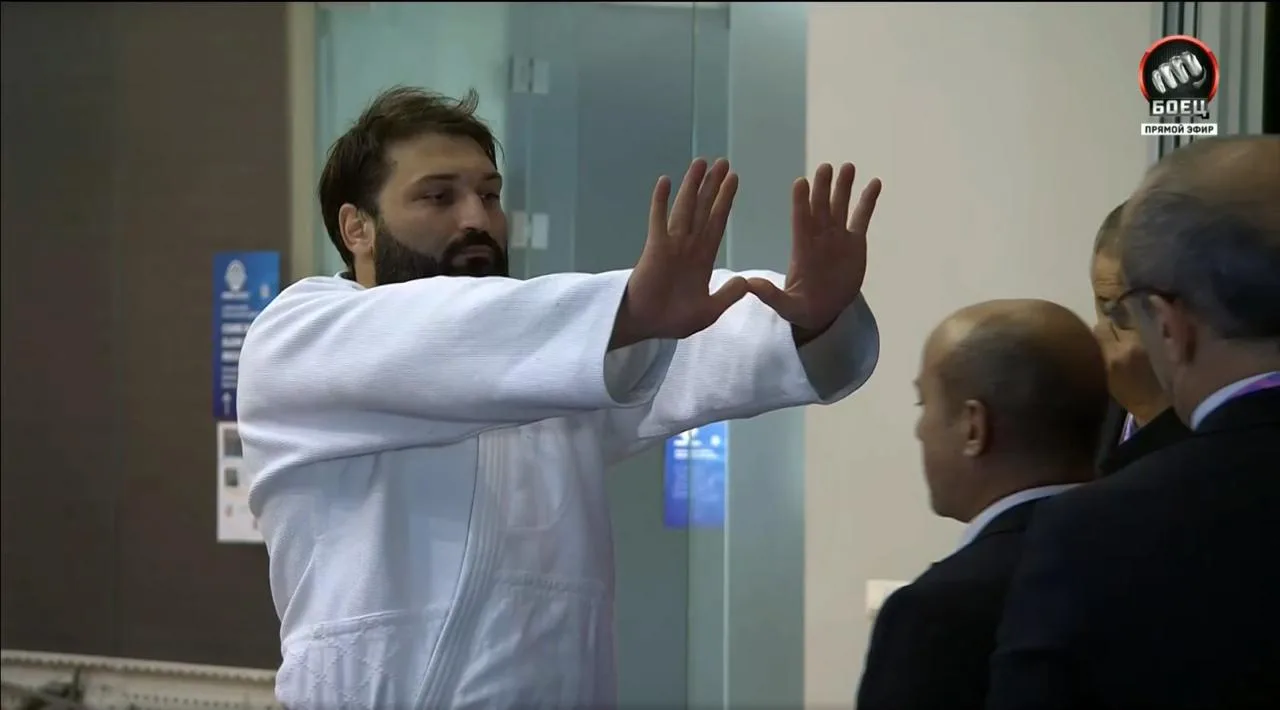 Тасоев готовится к финалу. Наш дзюдоист идет за третьим золотом ЧМ 🥋