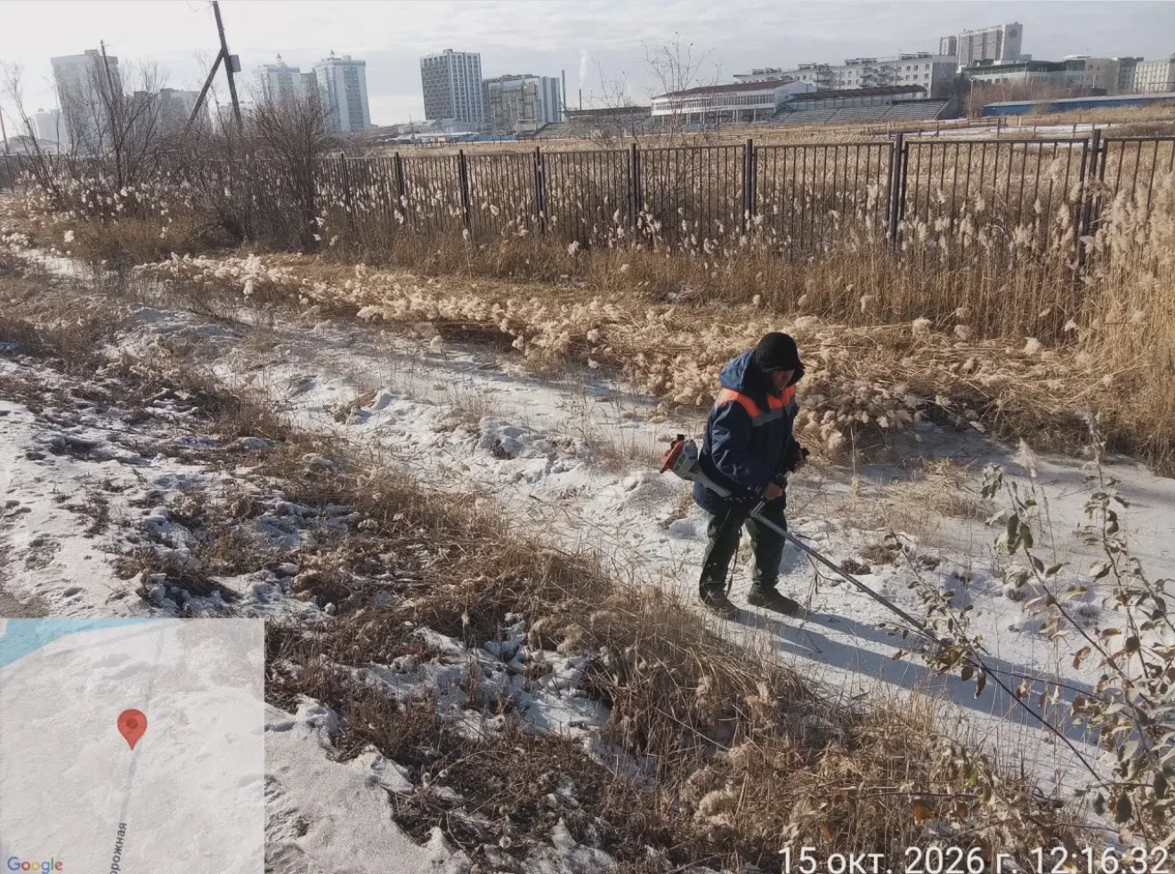 🌾 Управа Автодорожного округа включилась в общегородской покос камыша