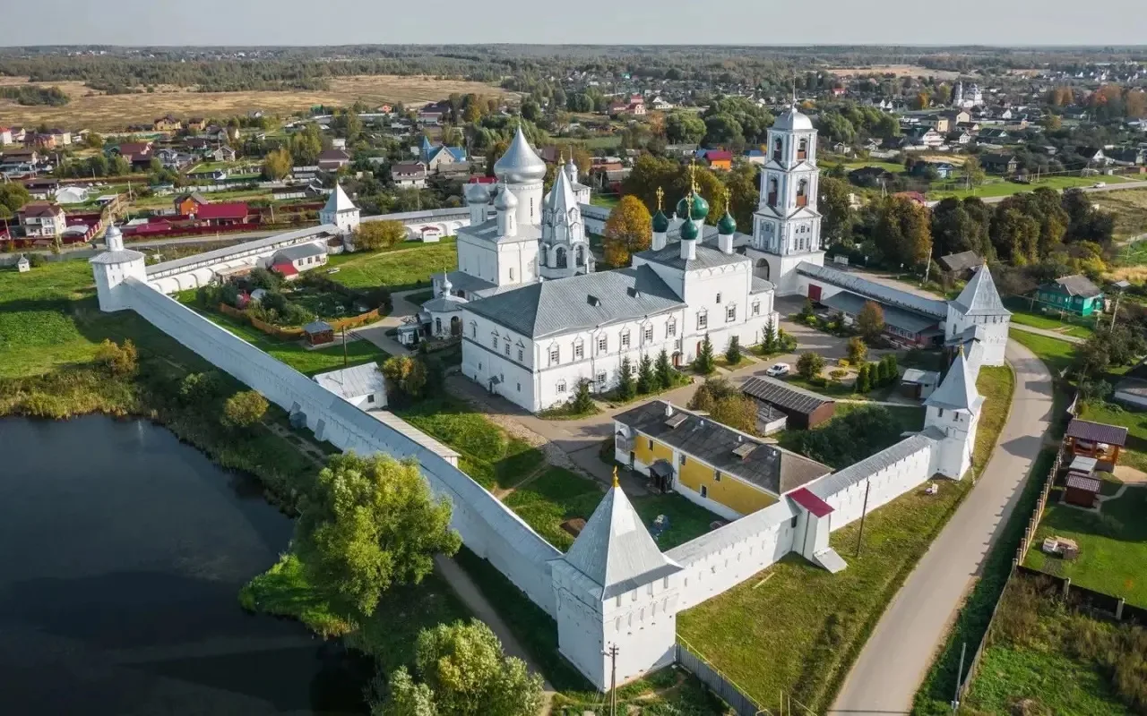 Два осенних путешествия из Москвы на один день