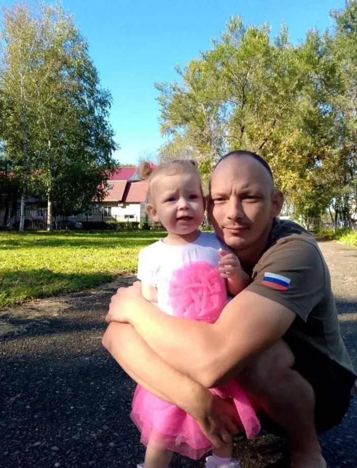 "Спасибо, папа, за то что ты просто, мой папа!", говорит своему отцу Юрию Владимировичу...