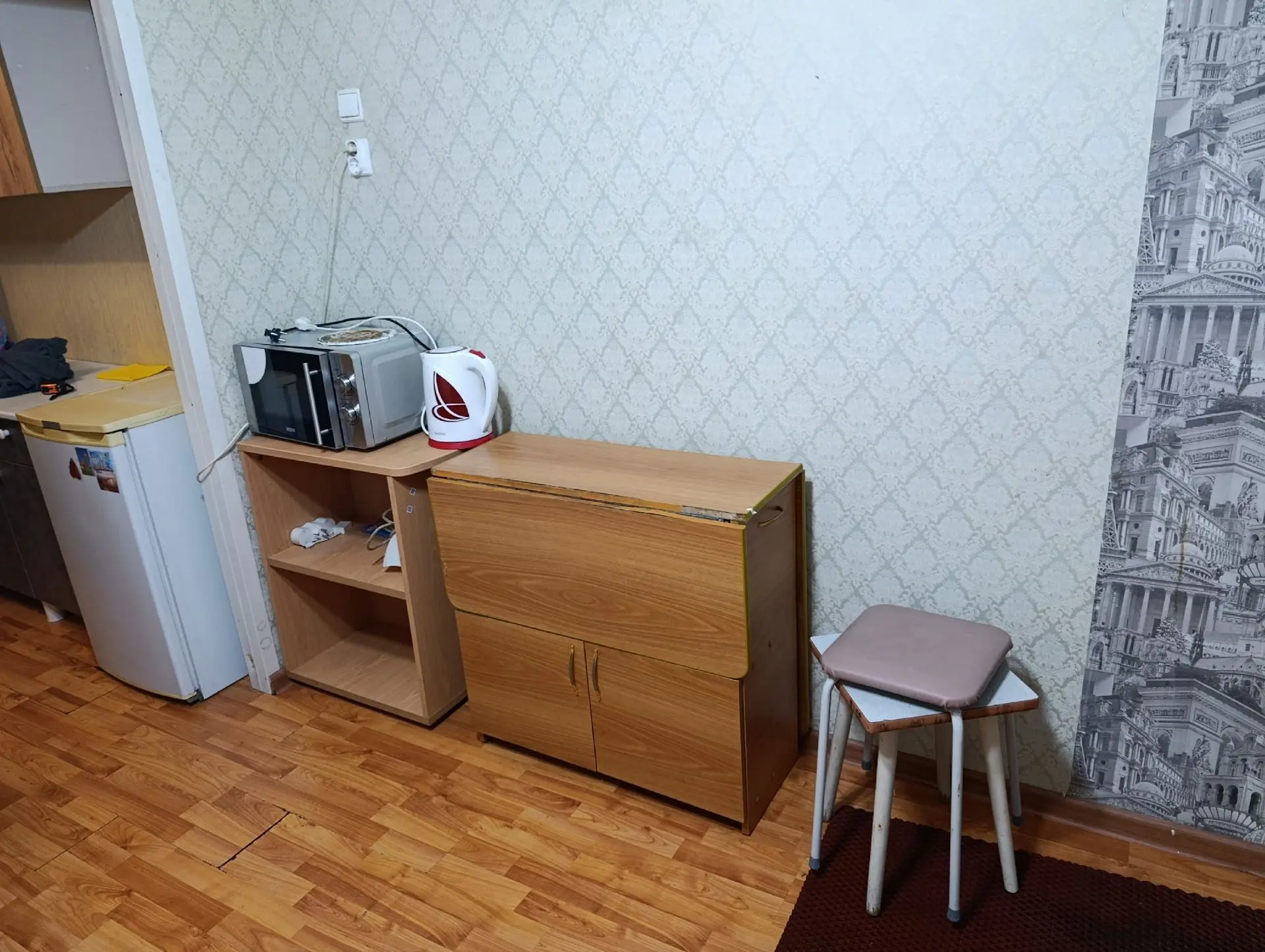 Сдаётся квартира-студия ( малосемейка ), ост. Башмебель. Адрес :Адмирала Макарова 14. У...