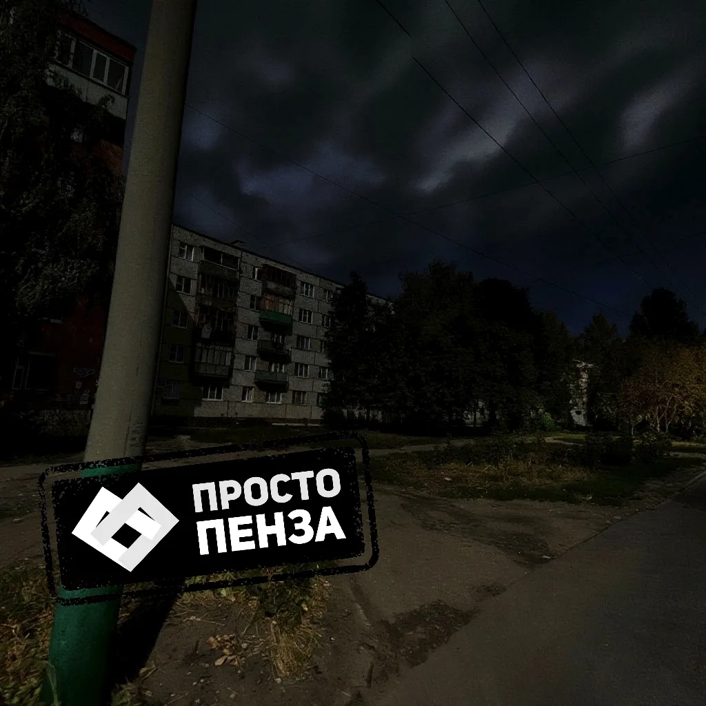Жители улицы Ульяновской вновь бьют тревогу из‑за заброшенного дома №2.