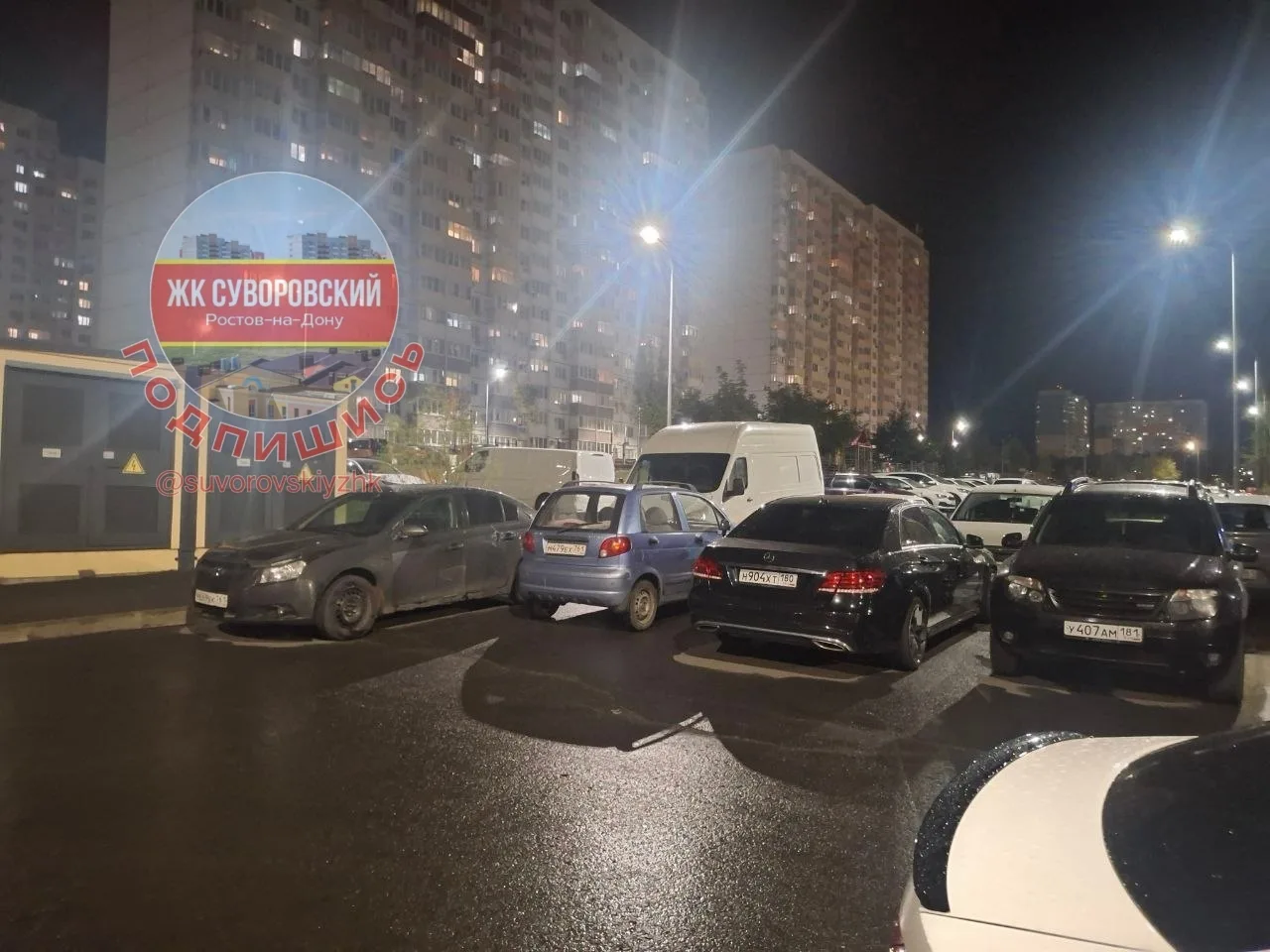🚗 Андреева, 13: машины перекрыли проезд к дому