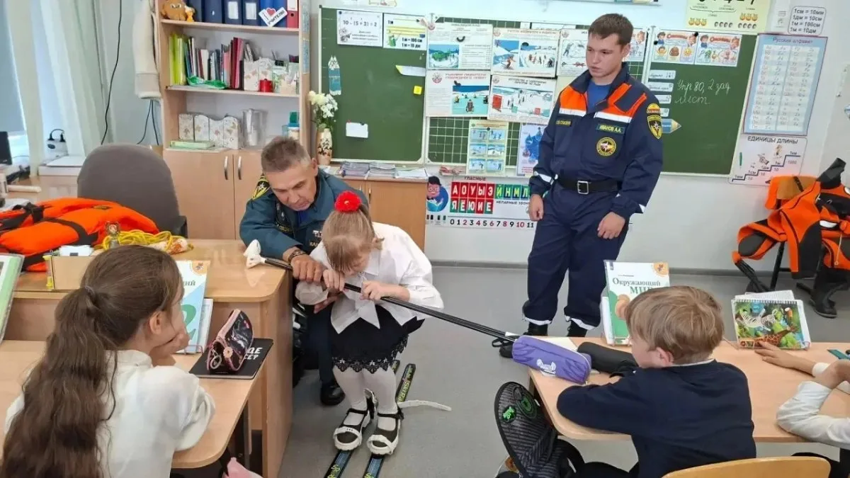В Новочебоксарске начался сезон охоты на лед, и пока не на тот, что в стаканах. Спасате...