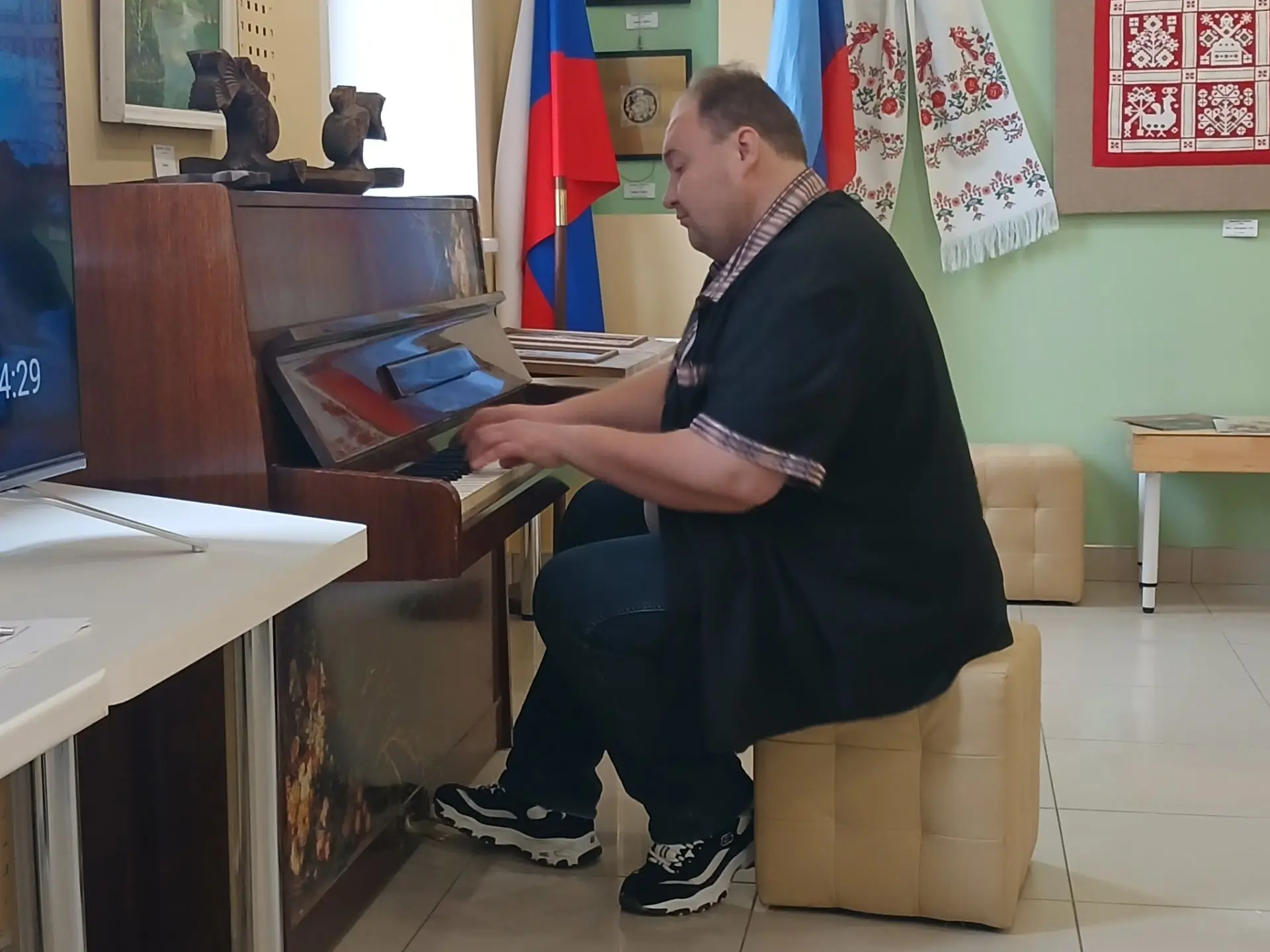 «Осень в джазовых тонах» 🎵🍂 В Северодонецкой галерее искусств состоялось необычное со...