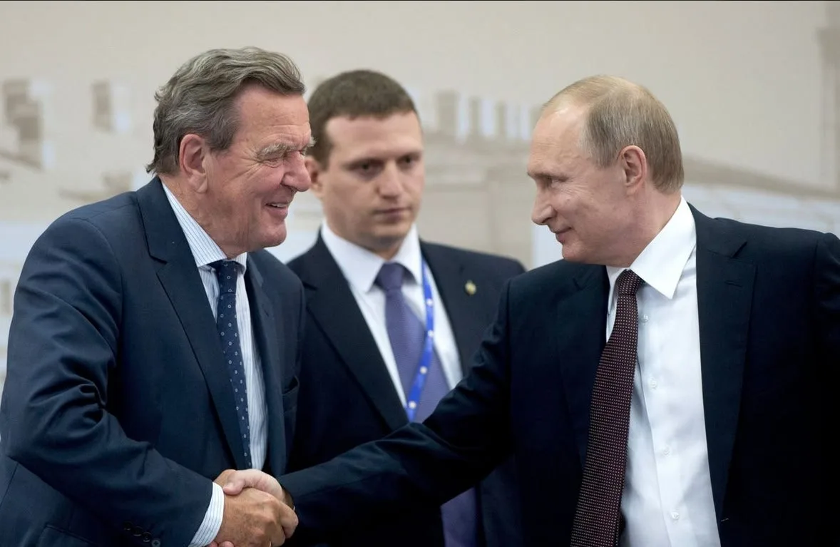 Шредера исключают из партии в отместку за дружбу с Путиным.