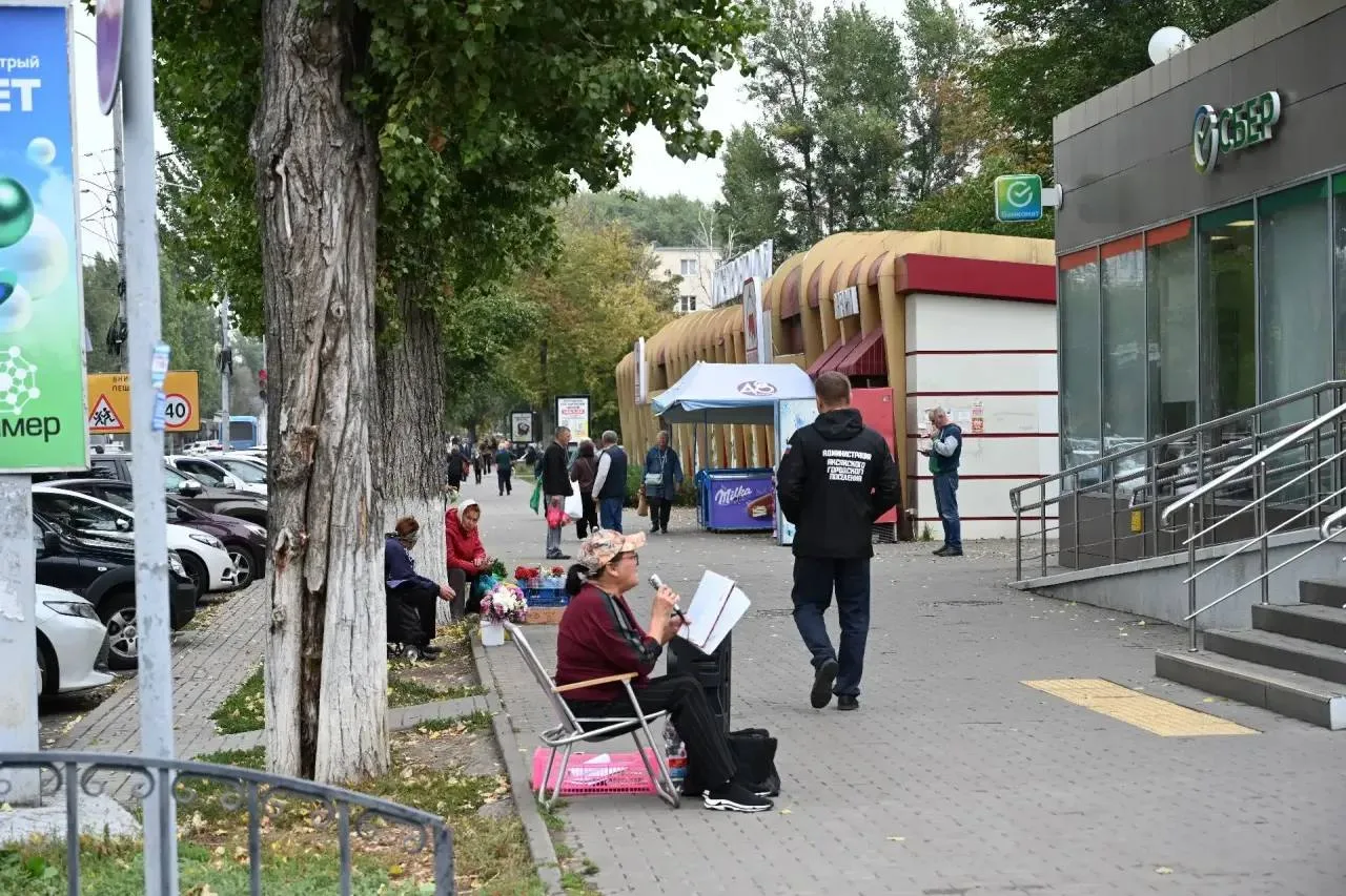 📋 В Аксае прошла выездная планёрка главы города Евгения Камфарина.