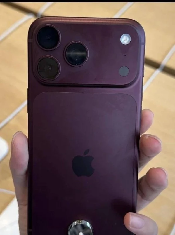 Корпуса iPhone 18 Pro начали выцветать спустя 2 недели после релиза. На чёрных и бордов...