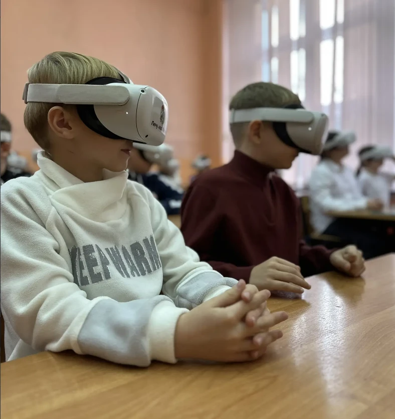 🎉 У нас было крутое VR‑путешествие! 🥽✈️