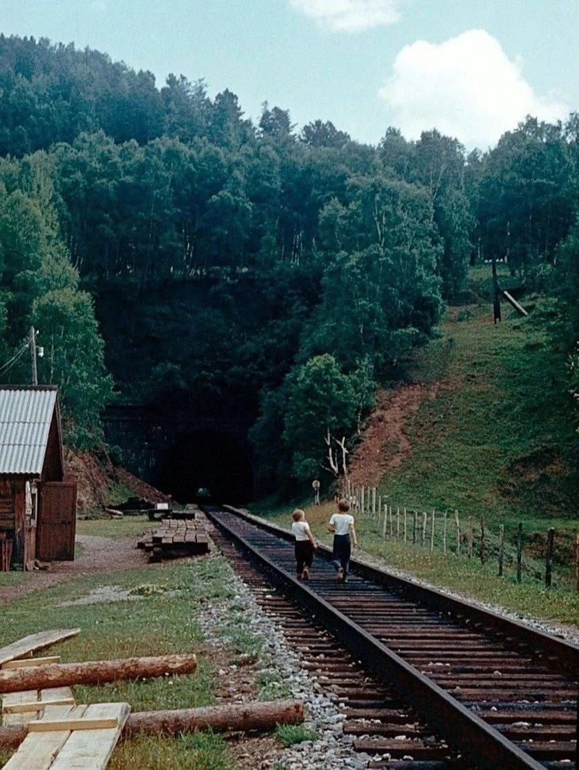 Железнодорожный туннель возле озера Байкал. 1986 год.